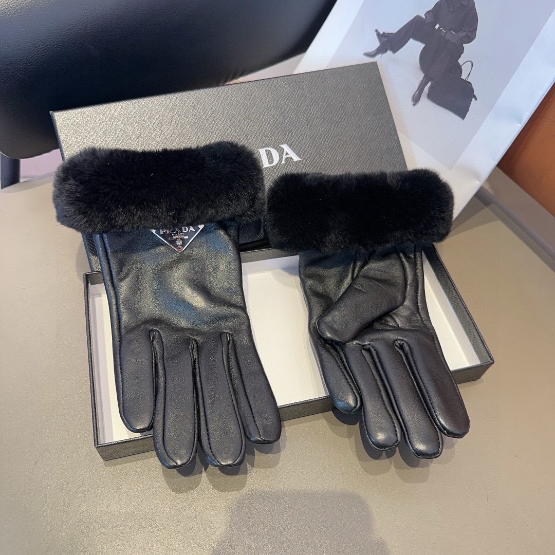 Cheap Gloves in 220557, $45 USD- [IB220557] - Replica Gloves