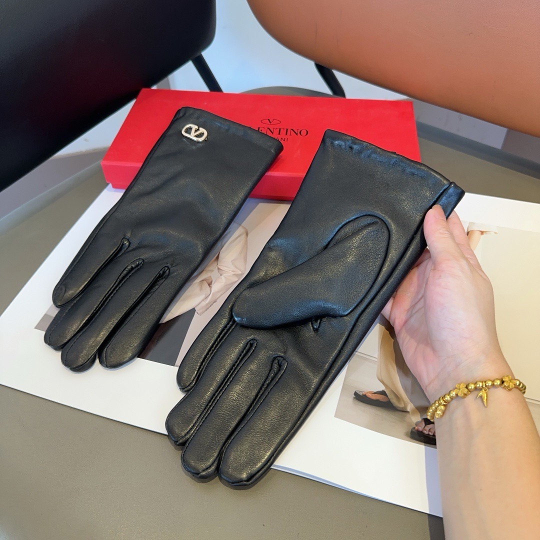 Cheap Gloves in 220562, $45 USD- [IB220562] - Replica Gloves