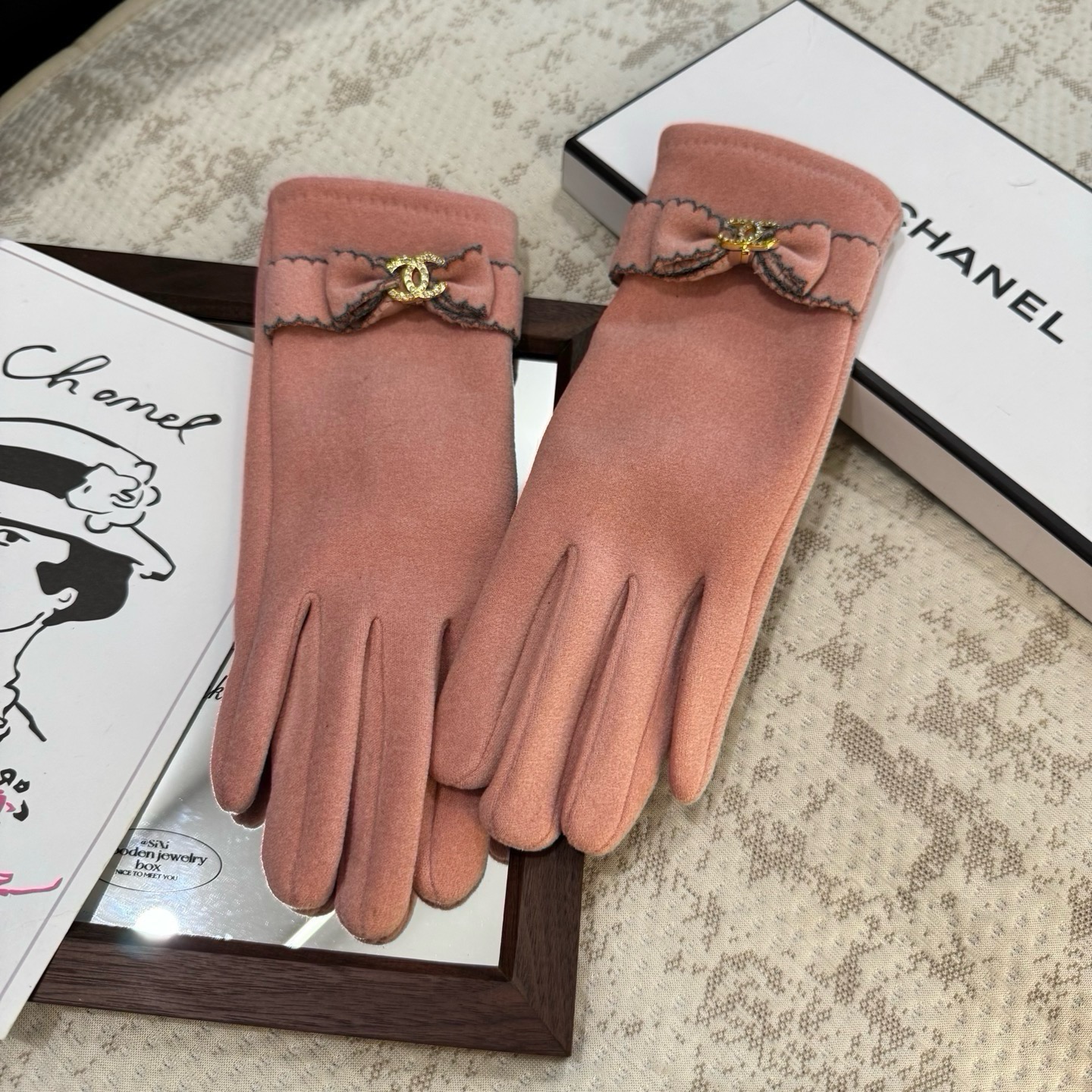 Cheap Gloves in 220581, $45 USD- [IB220581] - Replica Gloves