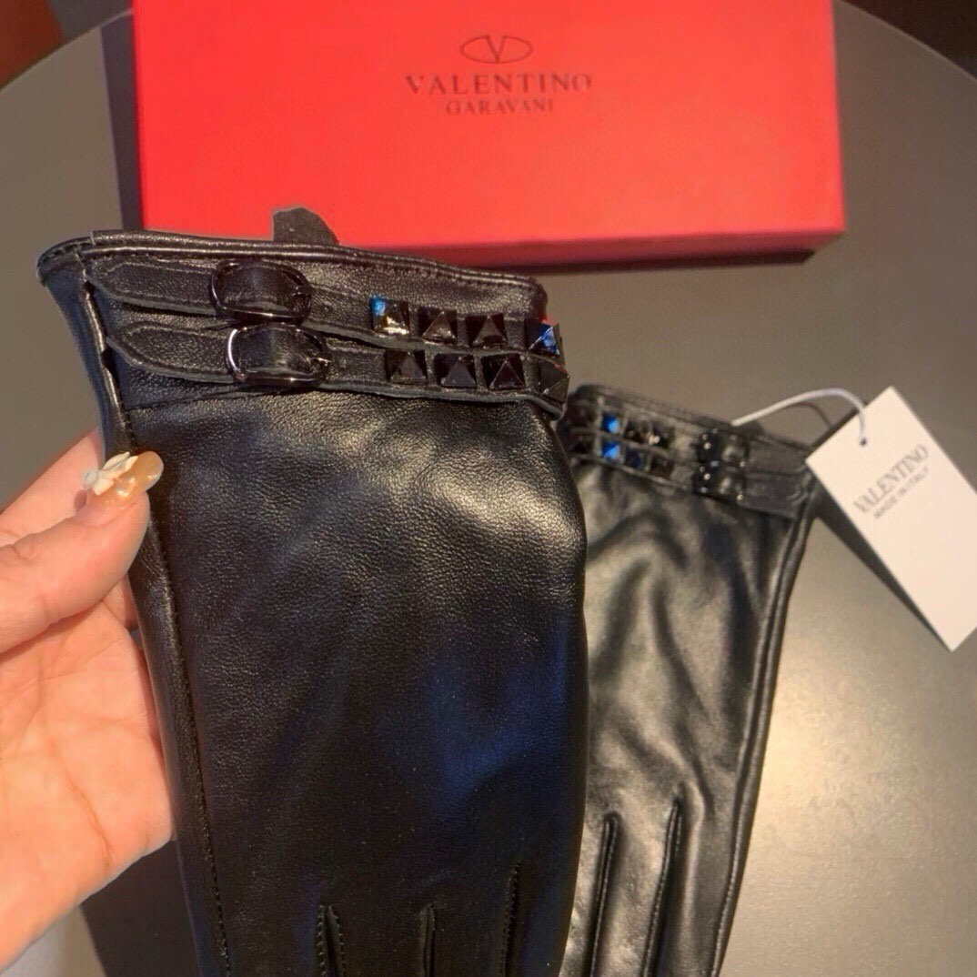 Cheap Gloves in 220585, $45 USD- [IB220585] - Replica Gloves