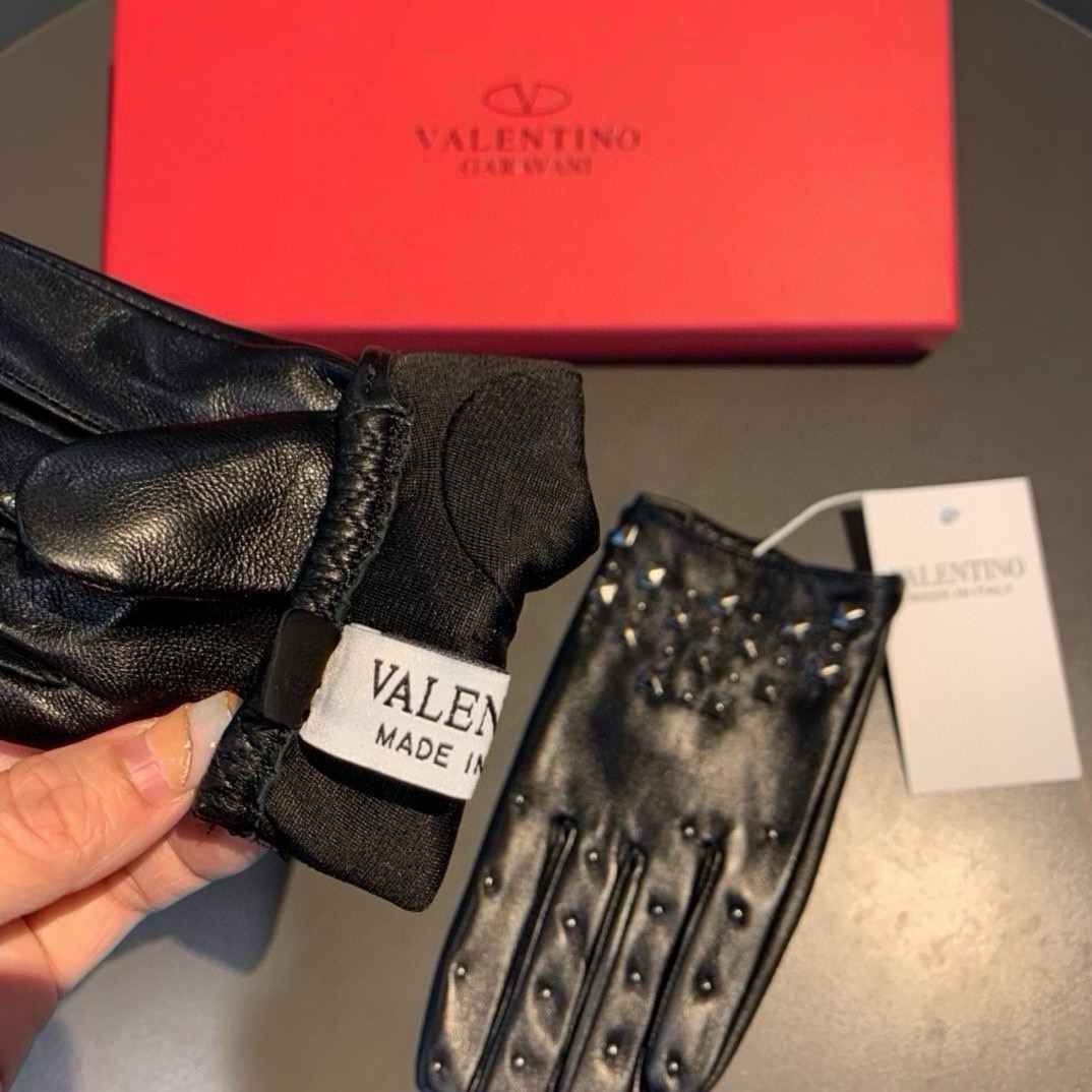Cheap Gloves in 220586, $45 USD- [IB220586] - Replica Gloves