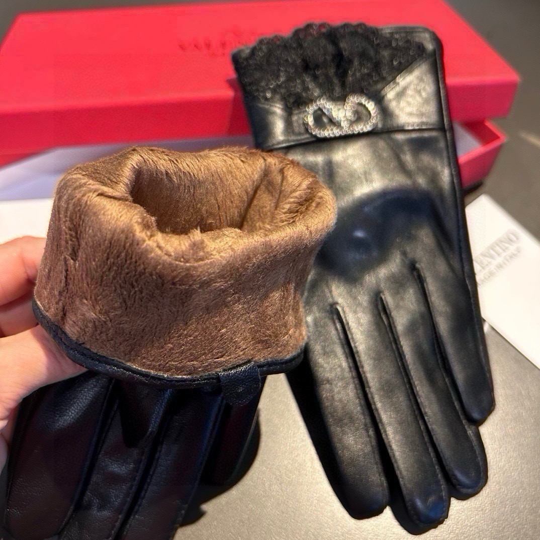 Cheap Gloves in 220587, $45 USD- [IB220587] - Replica Gloves