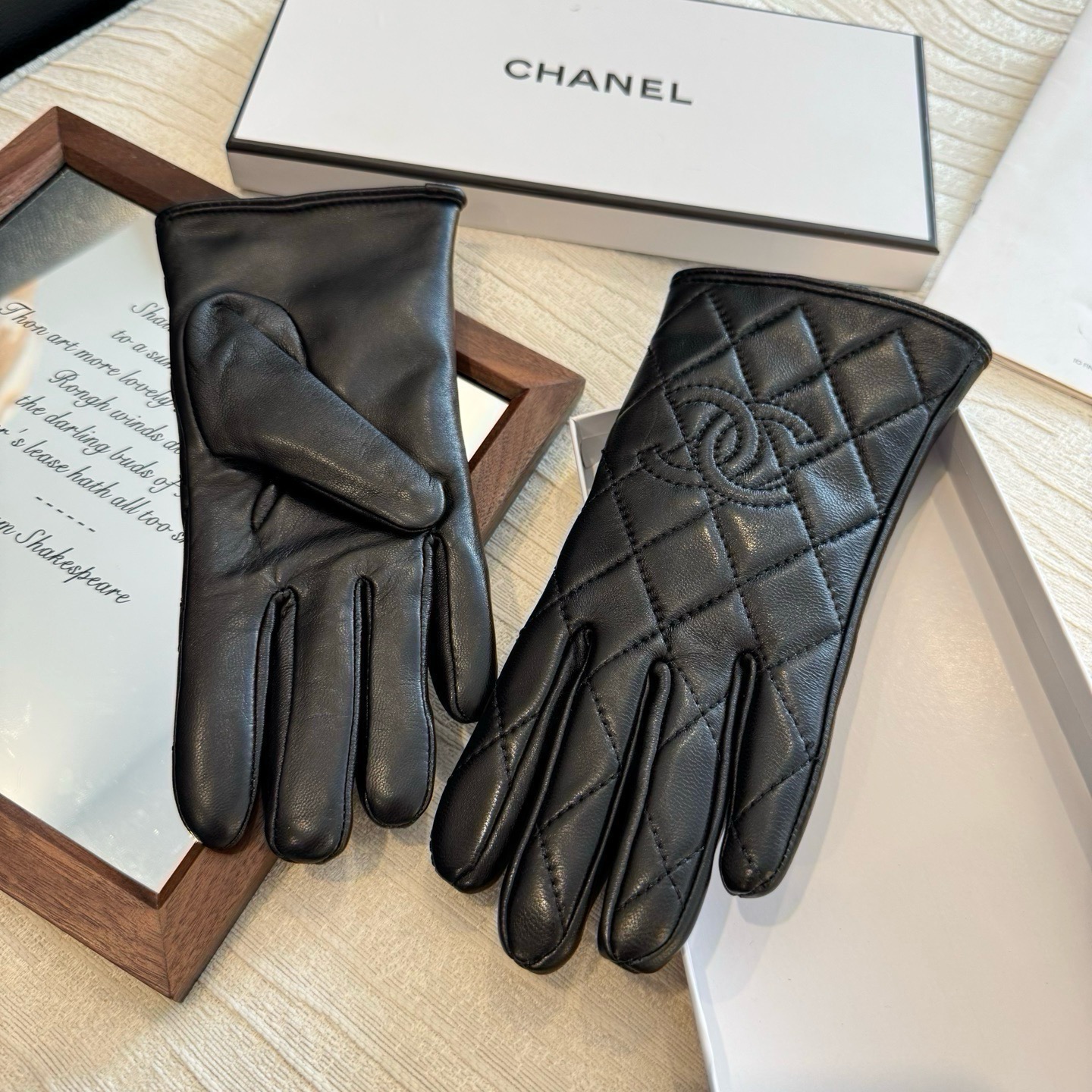 Cheap Gloves in 220591, $45 USD- [IB220591] - Replica Gloves