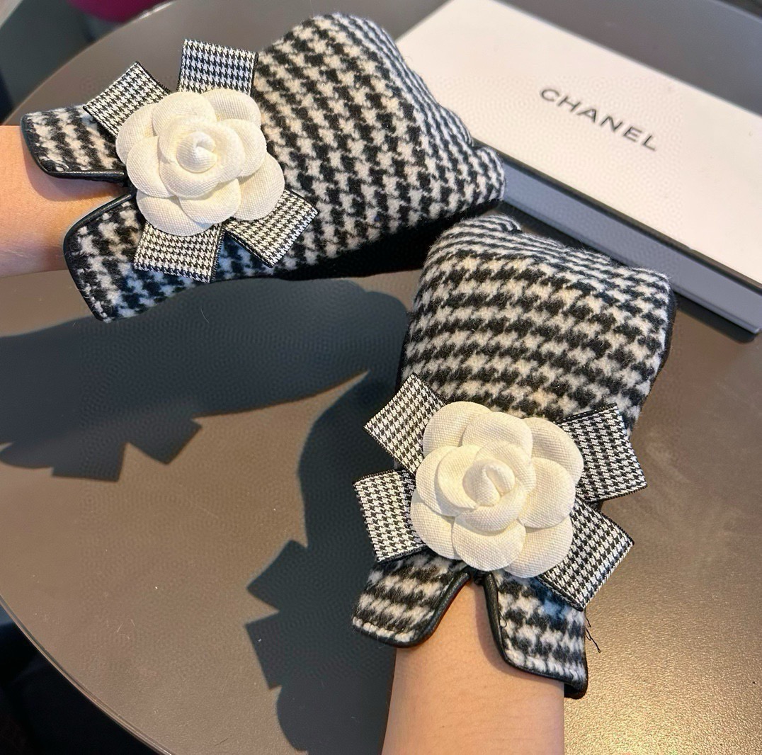 Cheap Gloves in 220595, $45 USD- [IB220595] - Replica Gloves