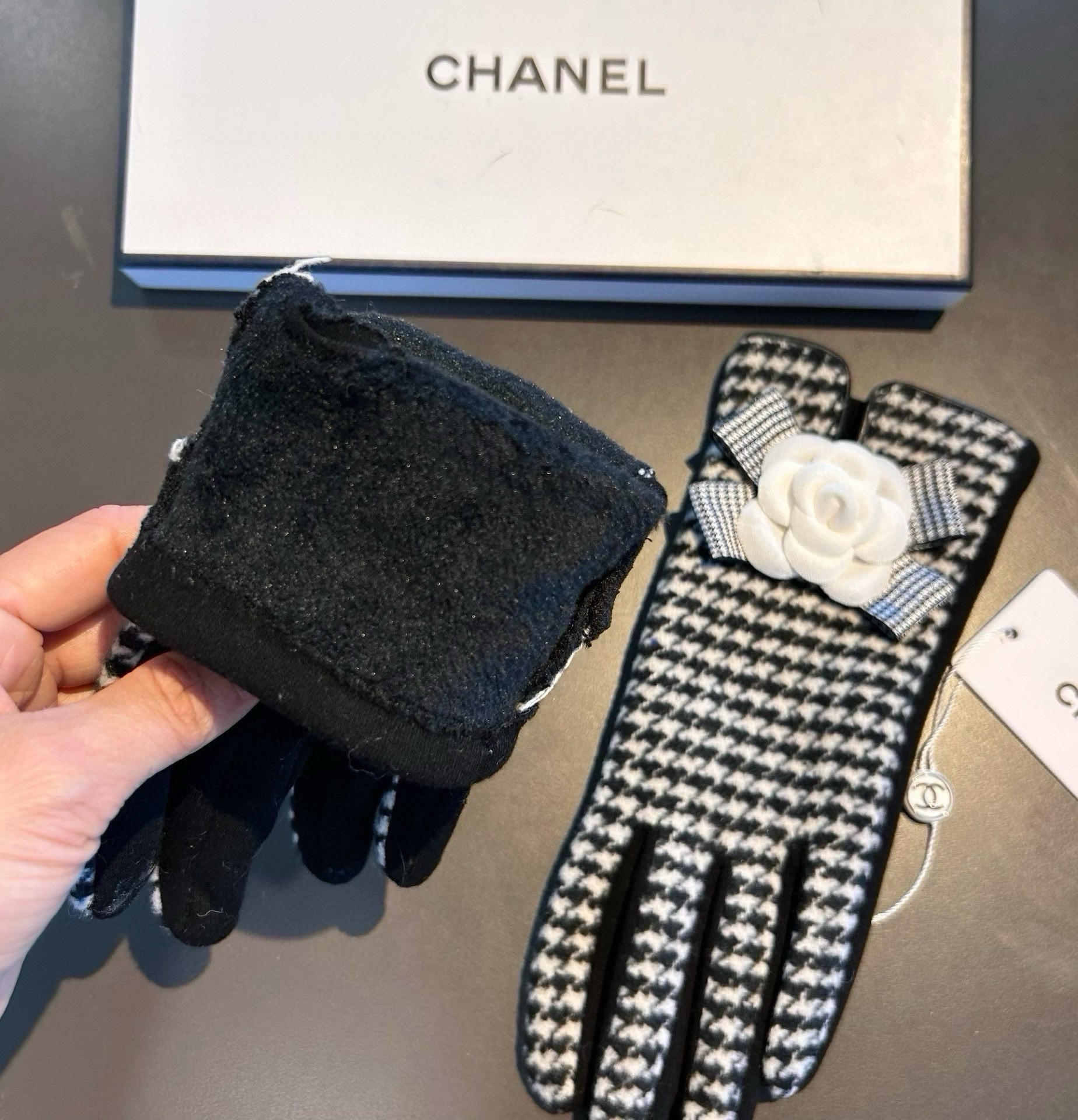 Cheap Gloves in 220595, $45 USD- [IB220595] - Replica Gloves