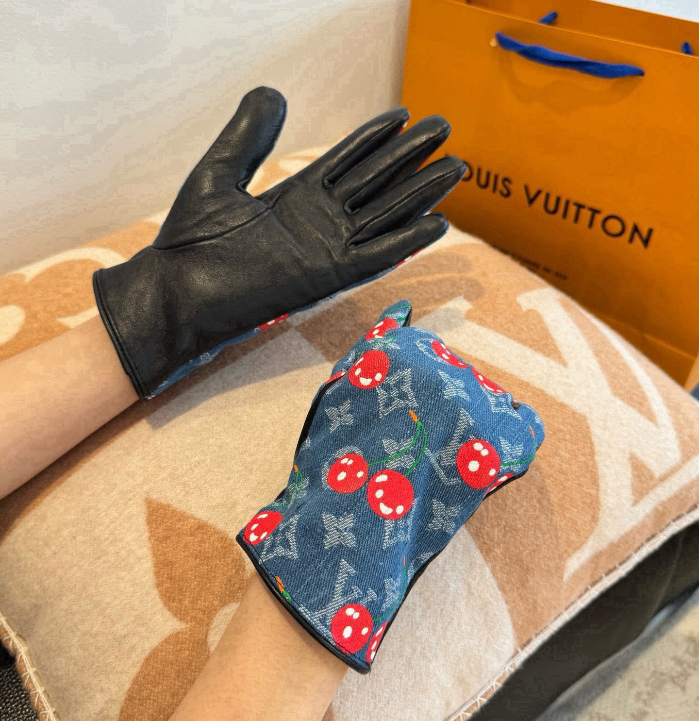 Cheap Gloves in 220605, $45 USD- [IB220605] - Replica Gloves