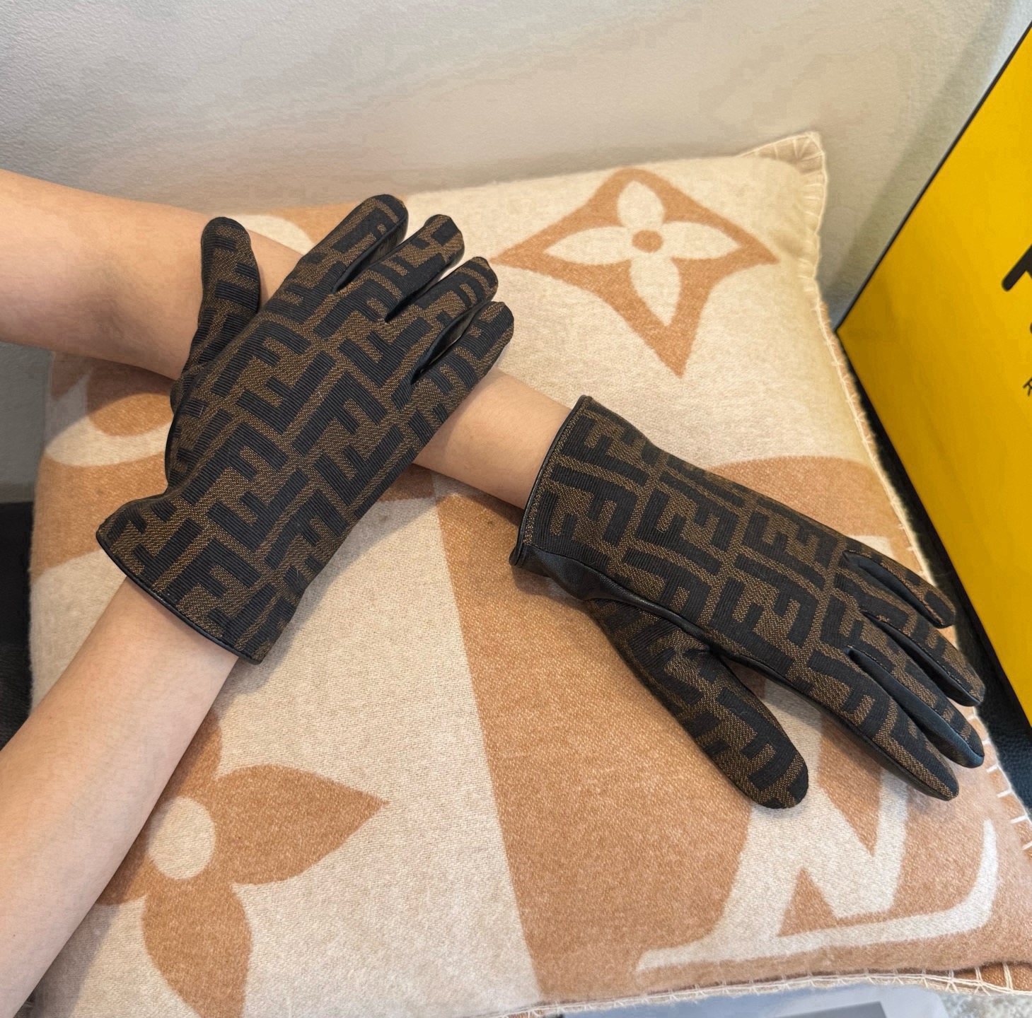 Cheap Gloves in 220610, $45 USD- [IB220610] - Replica Gloves