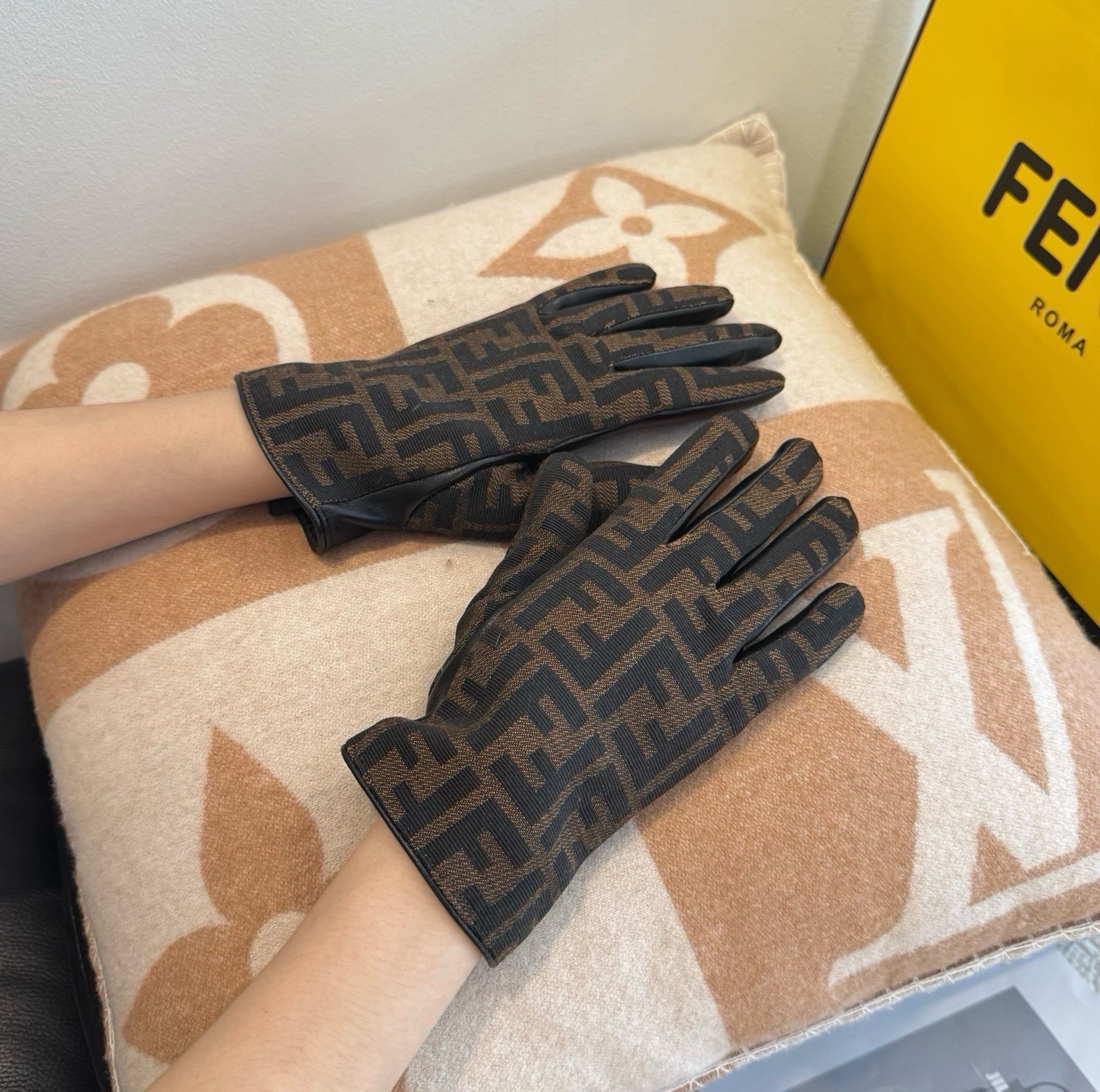Cheap Gloves in 220610, $45 USD- [IB220610] - Replica Gloves