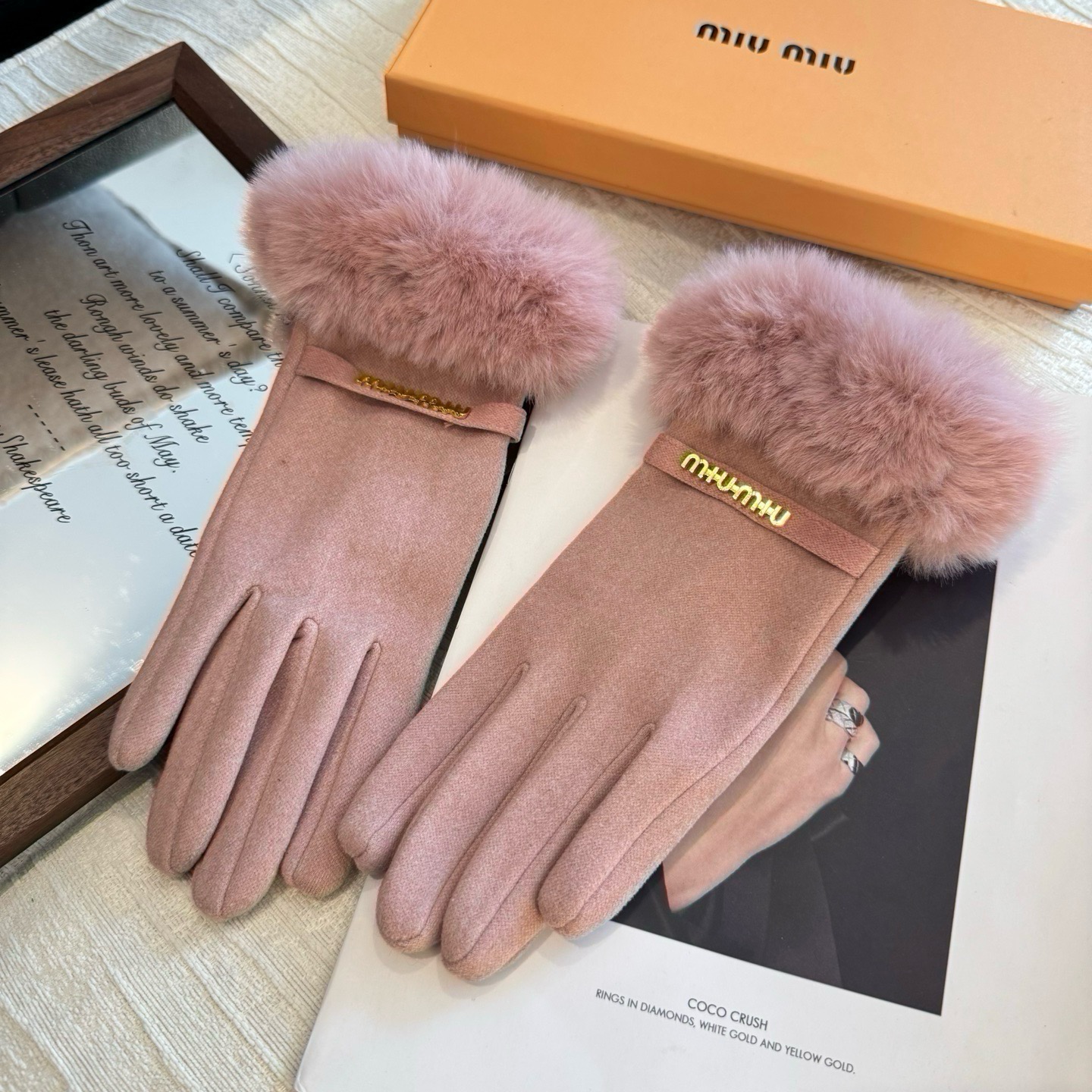 Cheap Gloves in 220617, $45 USD- [IB220617] - Replica Gloves