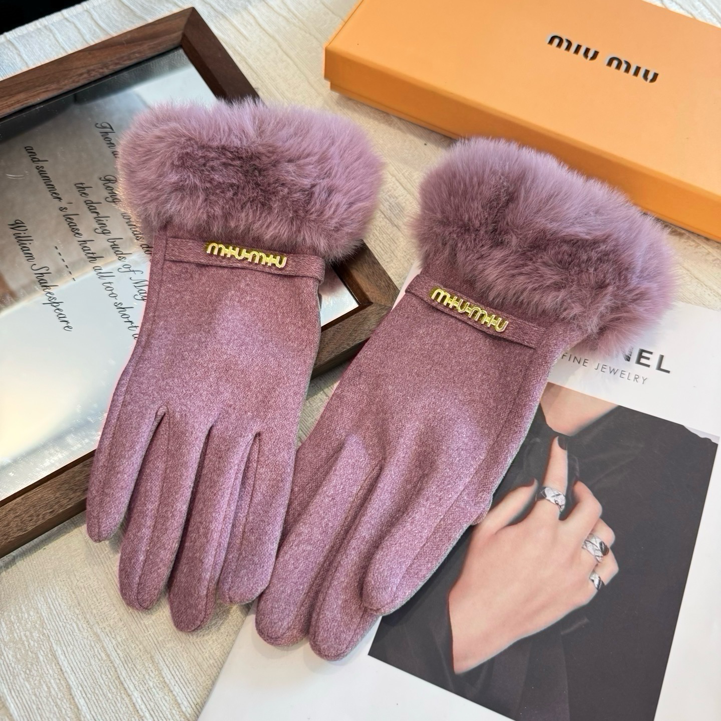 Cheap Gloves in 220619, $45 USD- [IB220619] - Replica Gloves