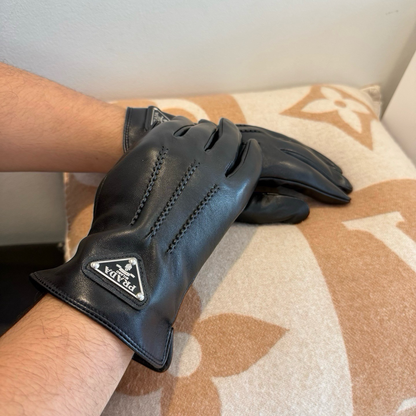 Cheap Gloves in 220626, $45 USD- [IB220626] - Replica Gloves