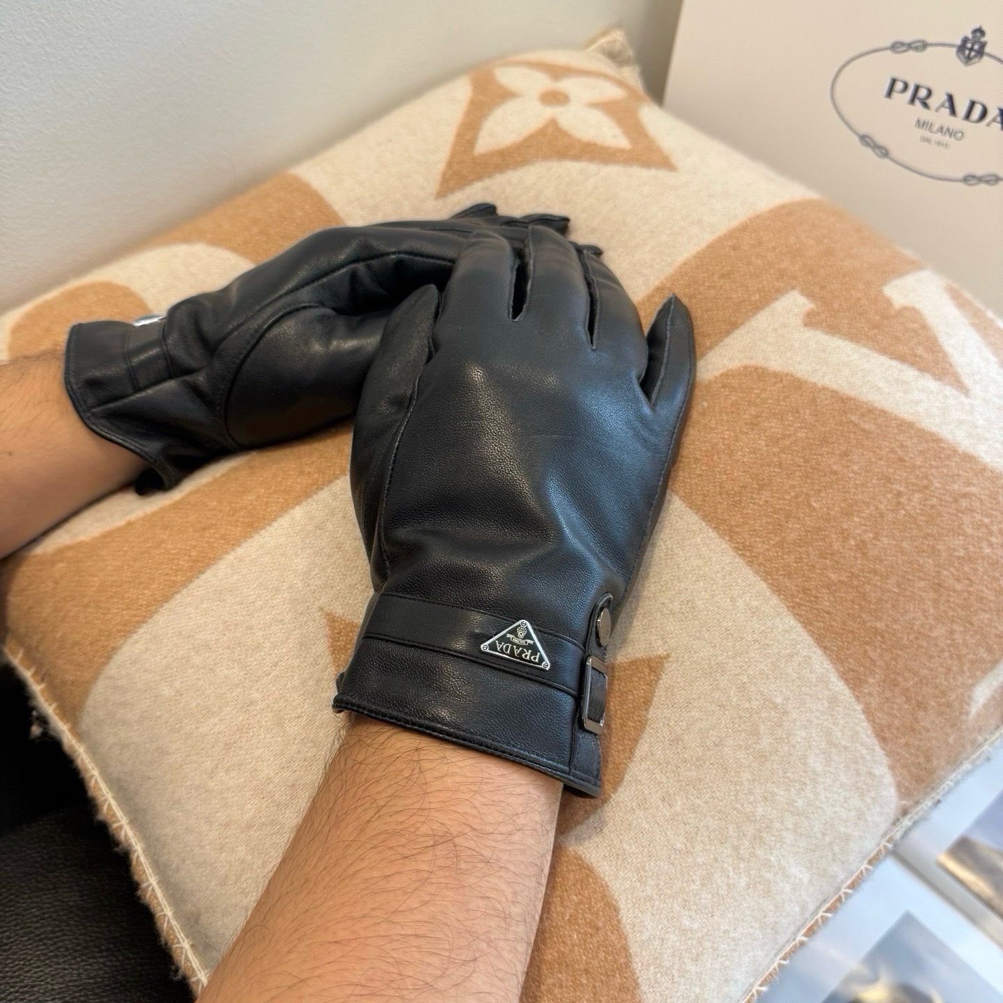Cheap Gloves in 220627, $45 USD- [IB220627] - Replica Gloves
