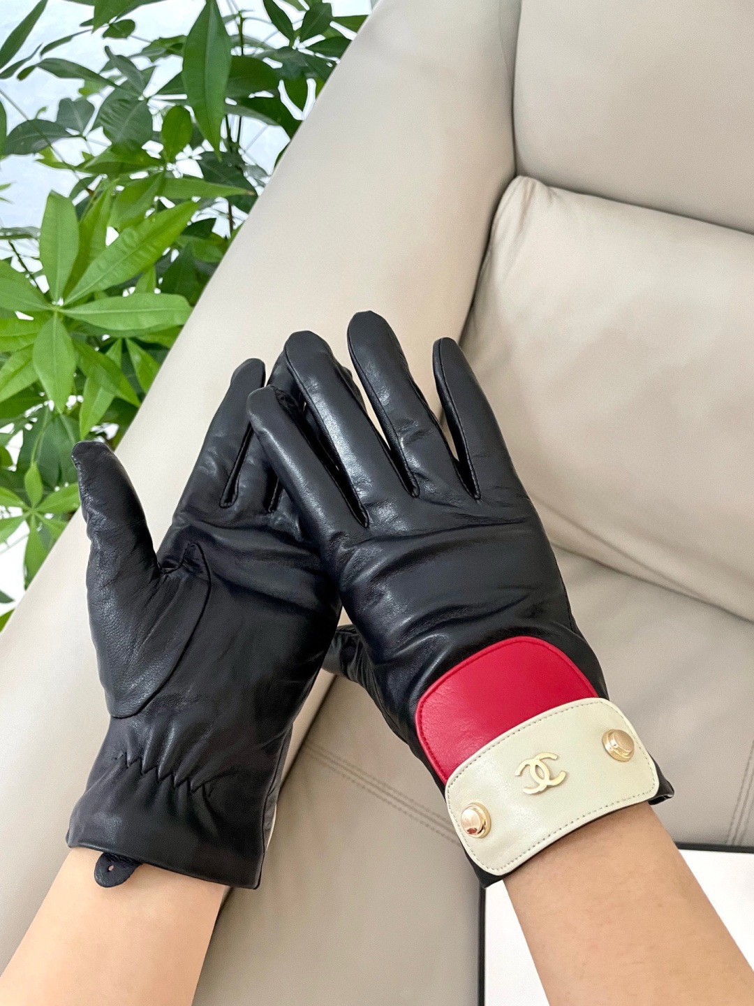 Cheap Gloves in 220643, $45 USD- [IB220643] - Replica Gloves