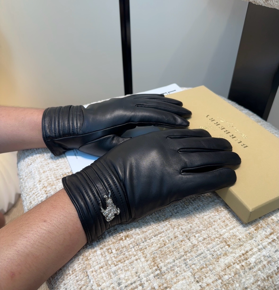 Cheap Gloves in 220664, $45 USD- [IB220664] - Replica Gloves