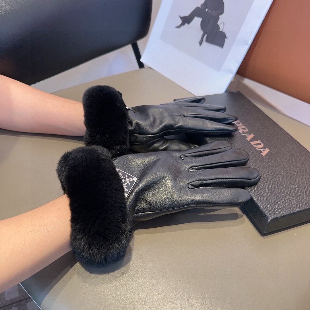 Cheap Gloves in 220679, $45 USD- [IB220679] - Replica Gloves