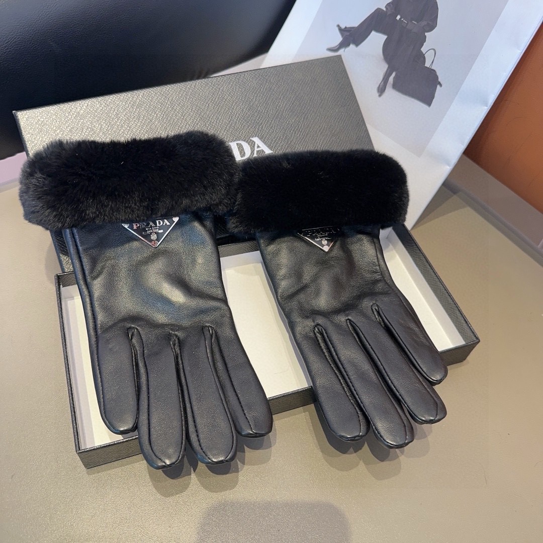 Cheap Gloves in 220679, $45 USD- [IB220679] - Replica Gloves