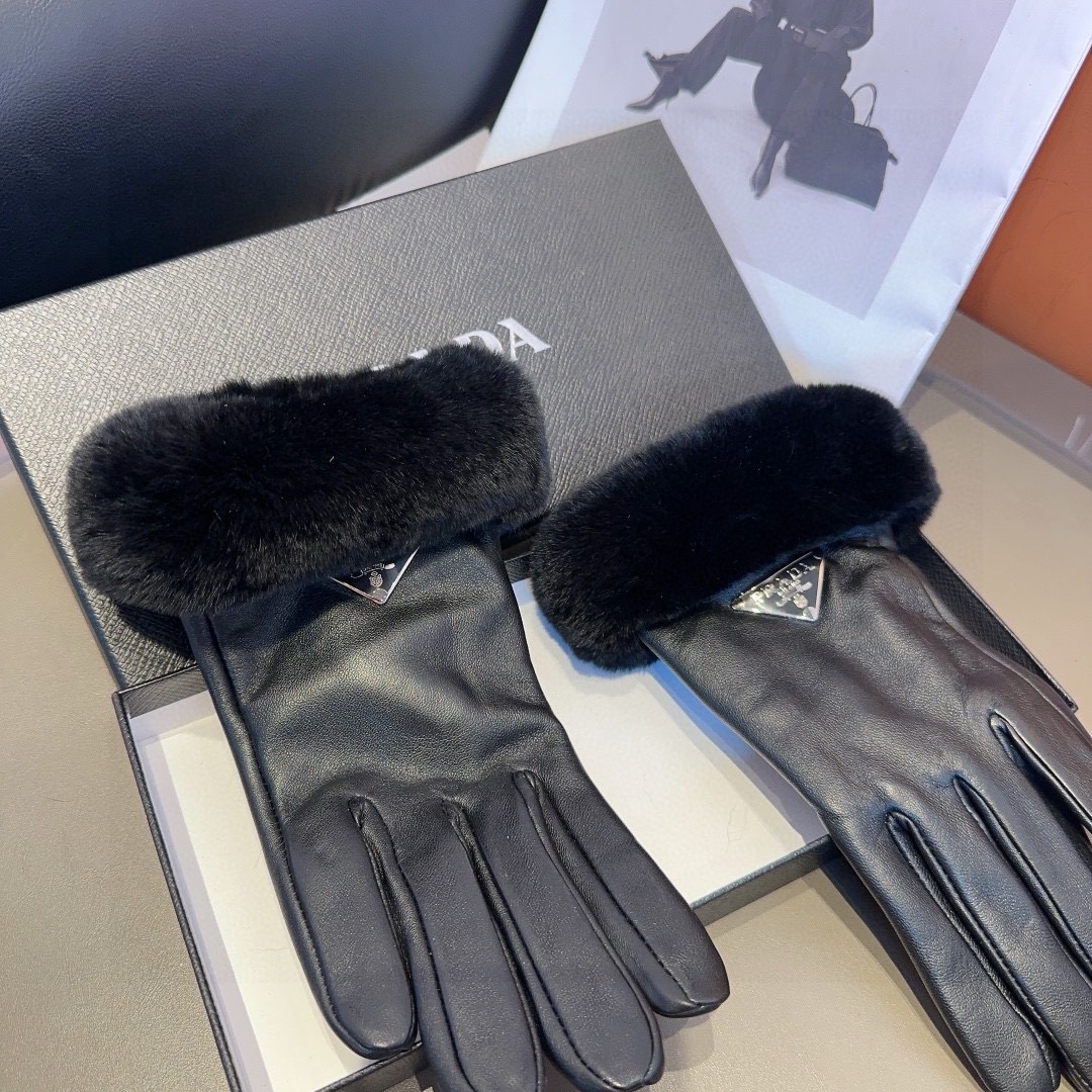 Cheap Gloves in 220679, $45 USD- [IB220679] - Replica Gloves