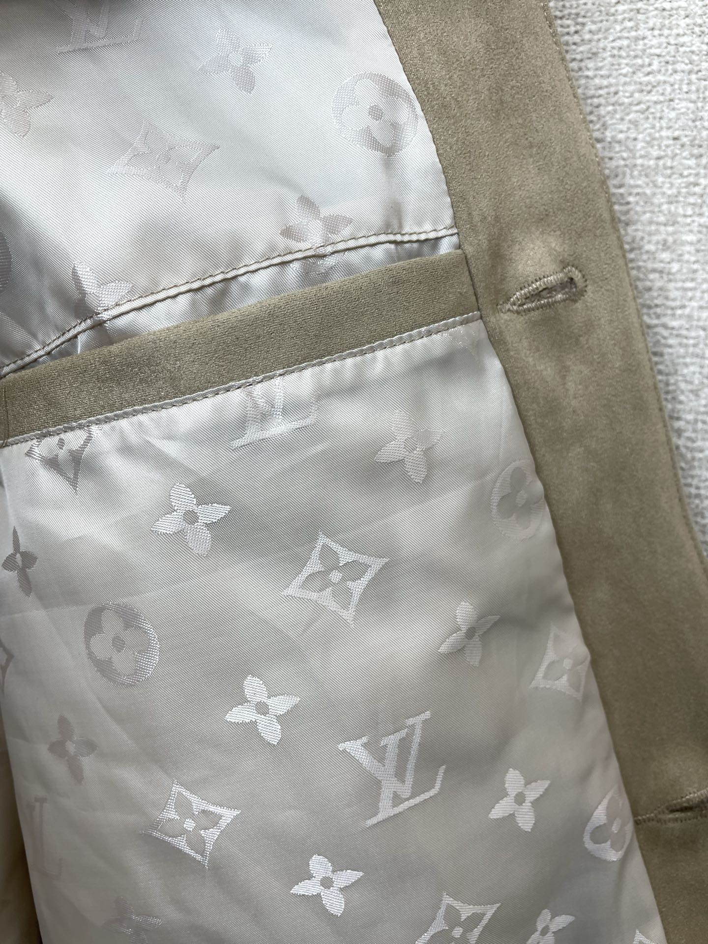 Cheap Louis Vuitton Thin Jackets For Men in 221238, $125 USD- [IB221238] - Replica Louis Vuitton Thin Jackets For Men