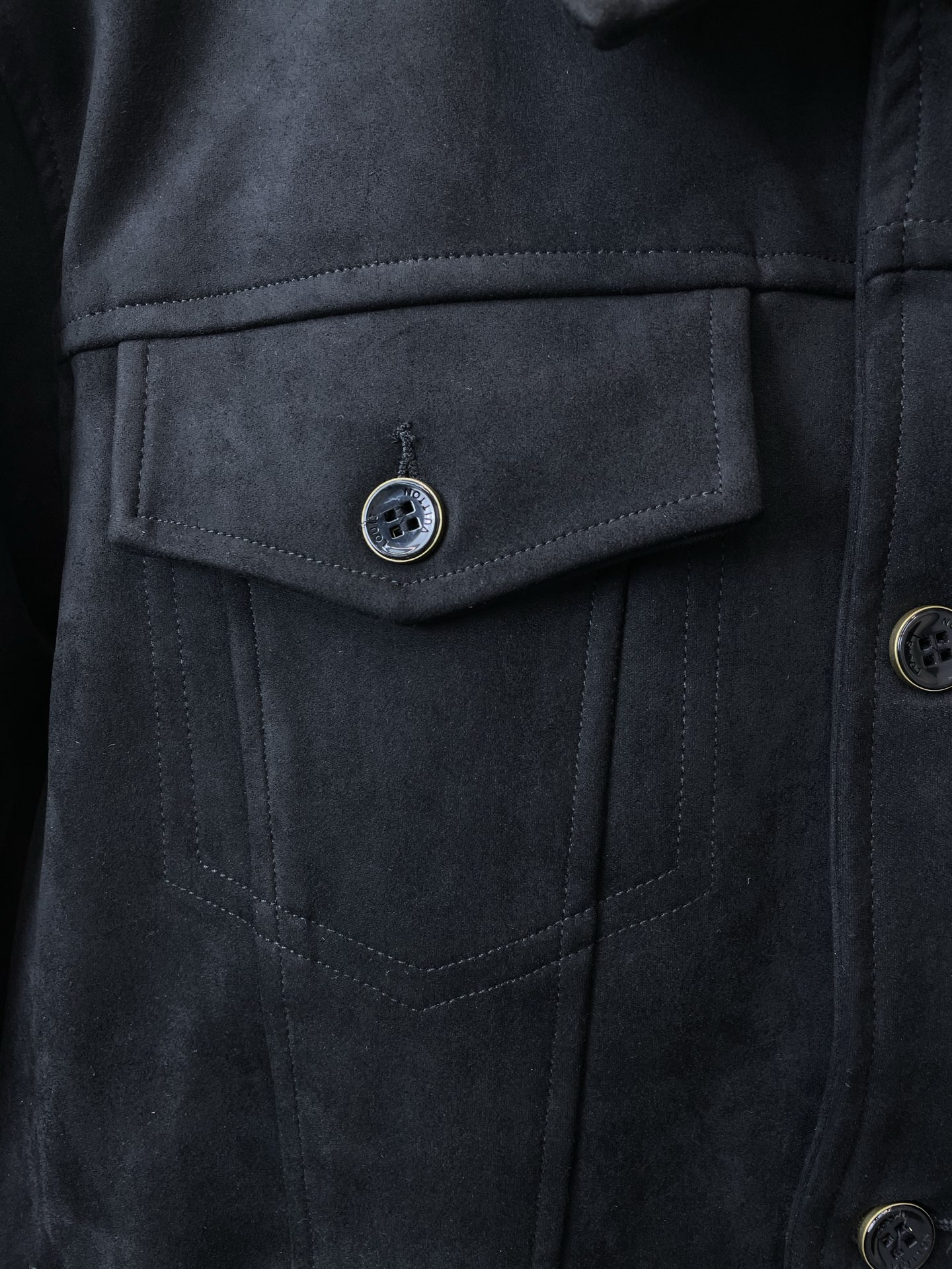 Cheap Louis Vuitton Thin Jackets For Men in 221239, $125 USD- [IB221239] - Replica Louis Vuitton Thin Jackets For Men