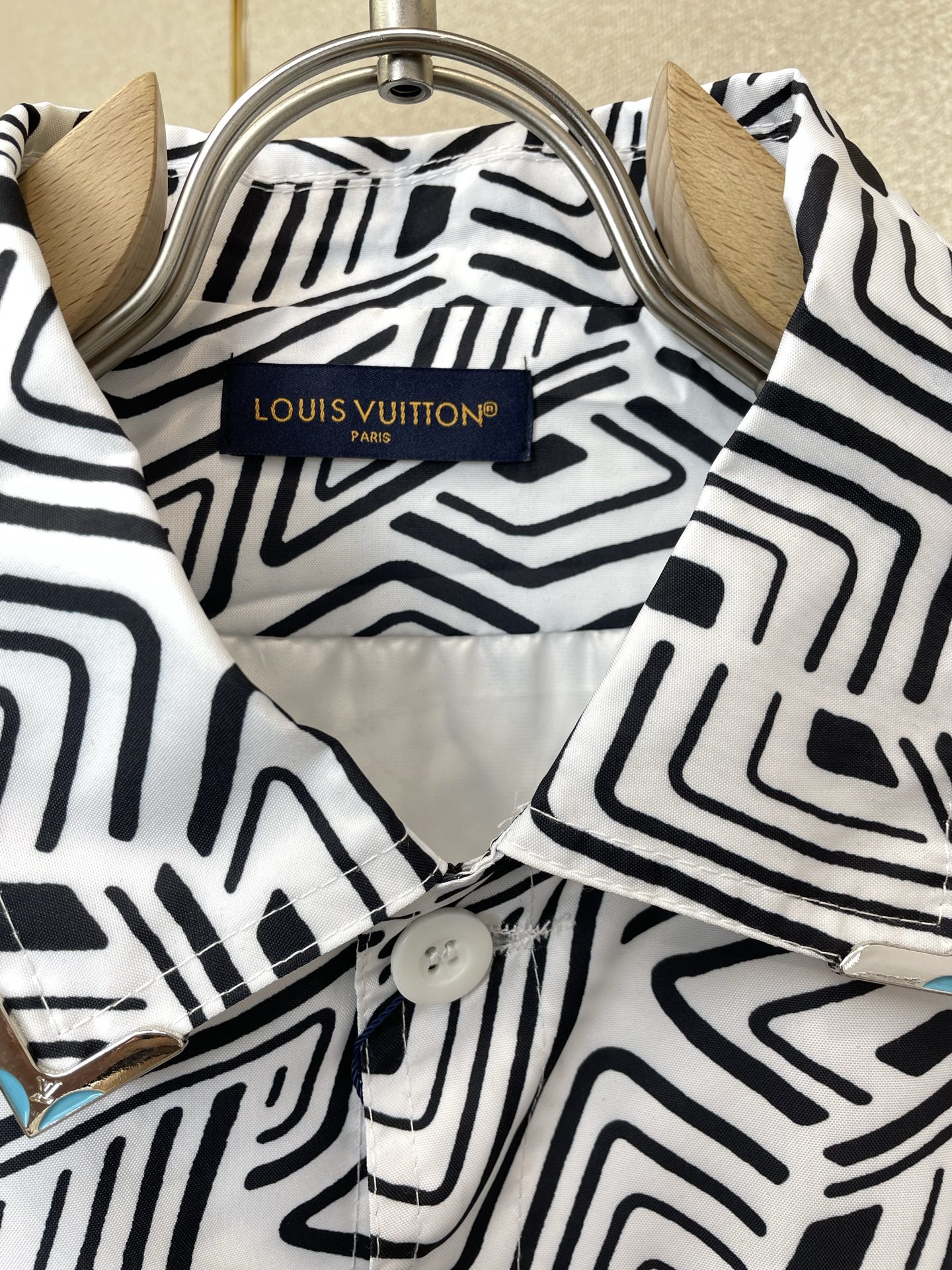Cheap Louis Vuitton Thin Jackets For Men in 221244, $110 USD- [IB221244] - Replica Louis Vuitton Thin Jackets For Men