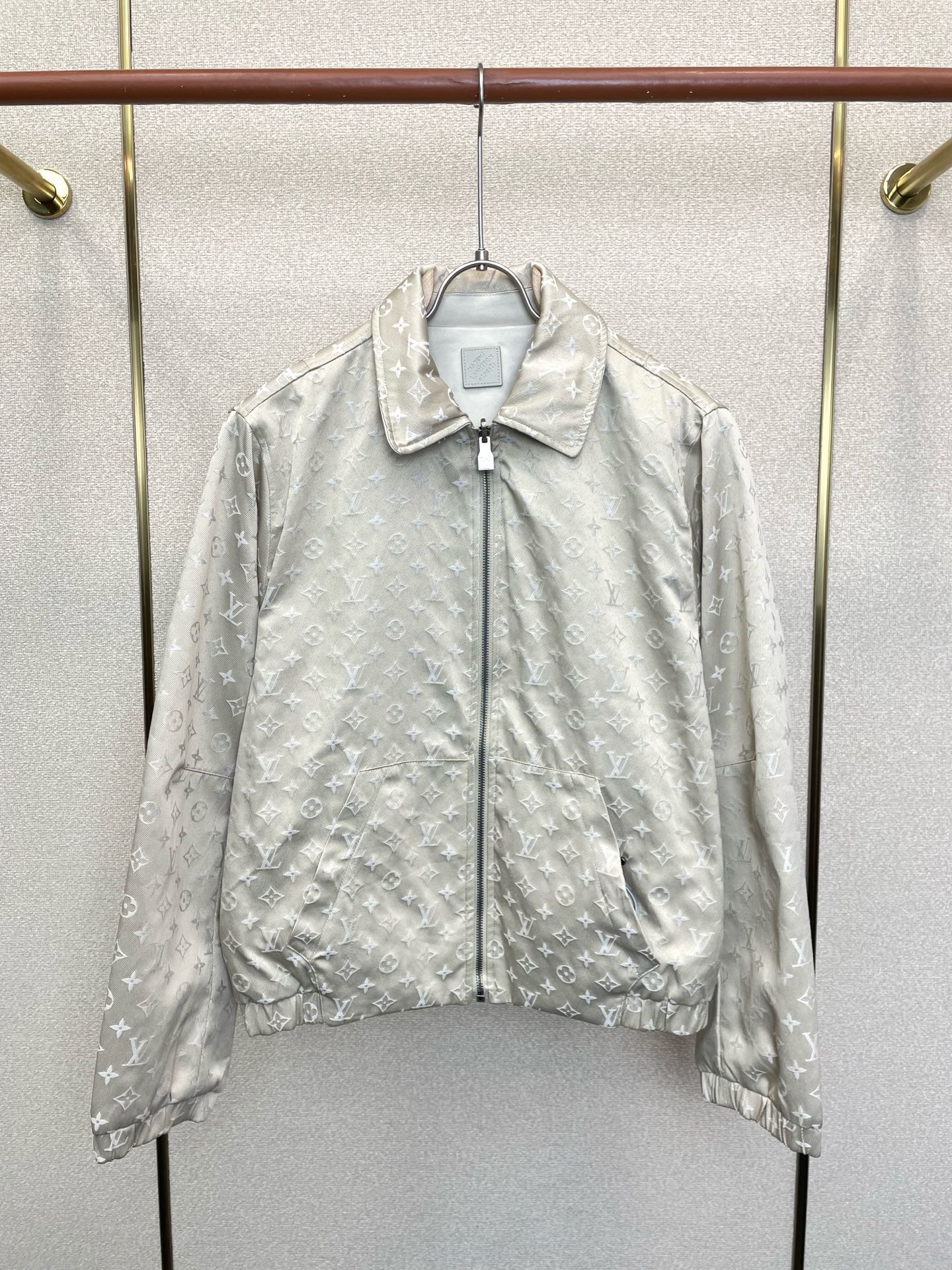 Cheap Louis Vuitton Thin Jackets For Men in 221249, $120 USD- [IB221249] - Replica Louis Vuitton Thin Jackets For Men