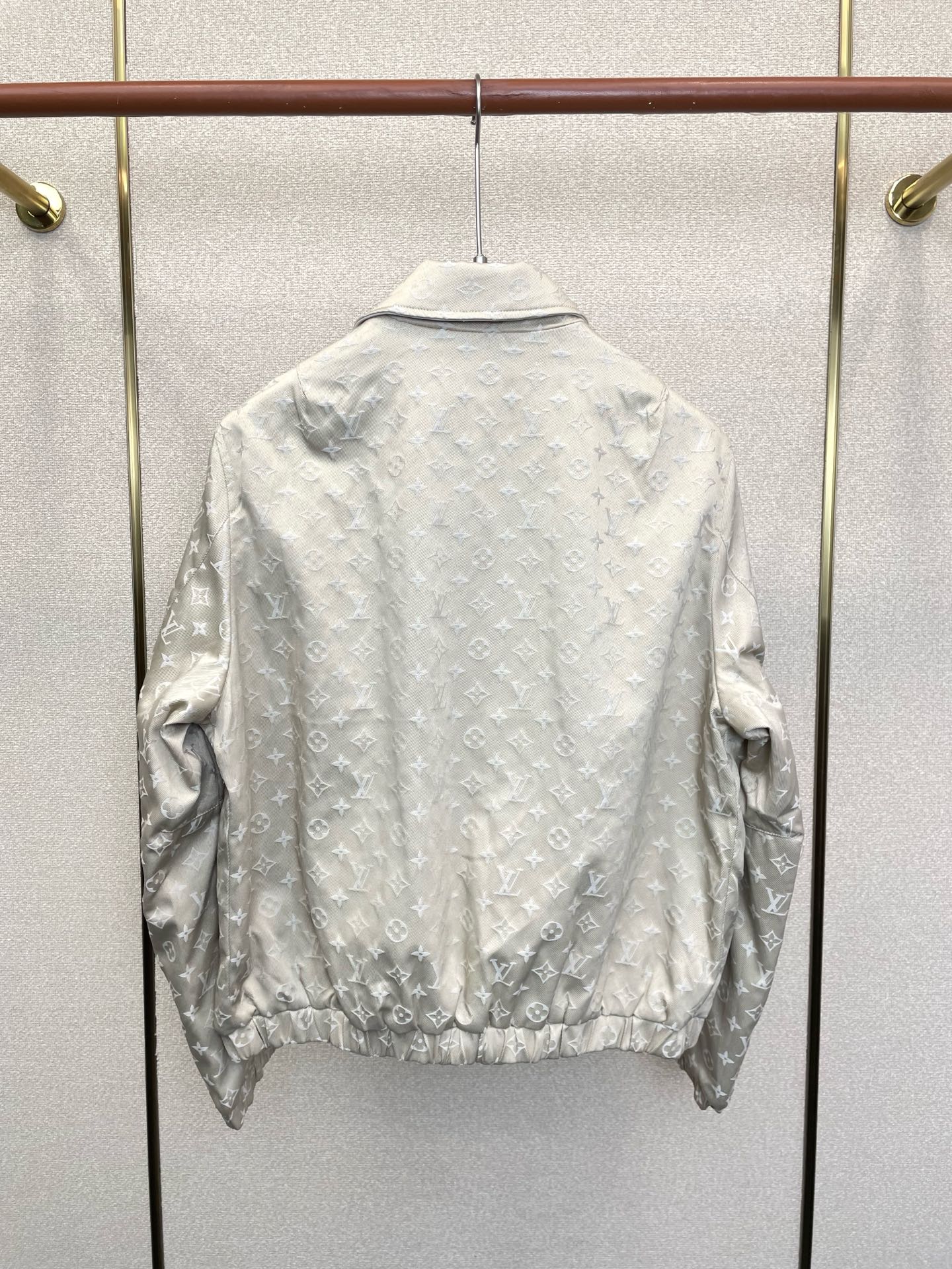 Cheap Louis Vuitton Thin Jackets For Men in 221249, $120 USD- [IB221249] - Replica Louis Vuitton Thin Jackets For Men