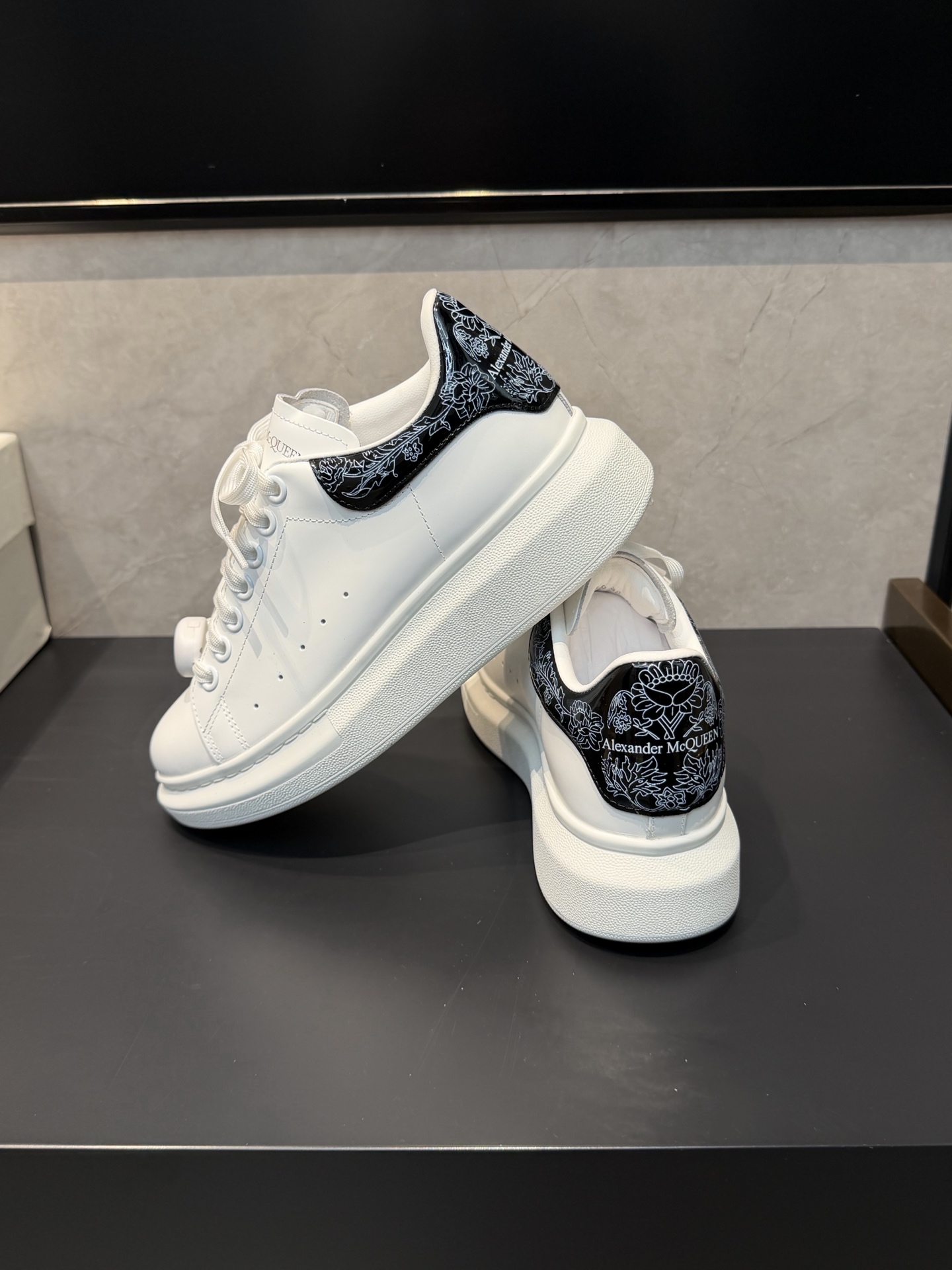 Cheap Alexander Mcqueen Sneakers For Women in 221499, $90 USD- [IB221499] - Replica Alexander Mcqueen Sneakers For Women