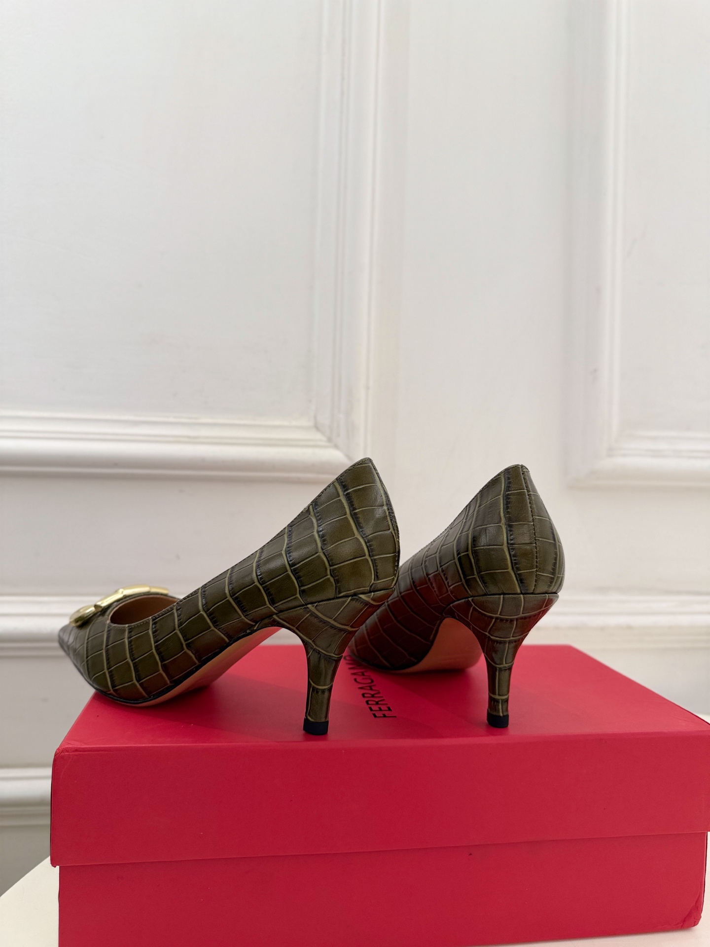 Cheap Ferragamo Loafers and Drivers For Women in 221549, $105 USD- [IB221549] - Replica Ferragamo Loafers and Drivers For Women