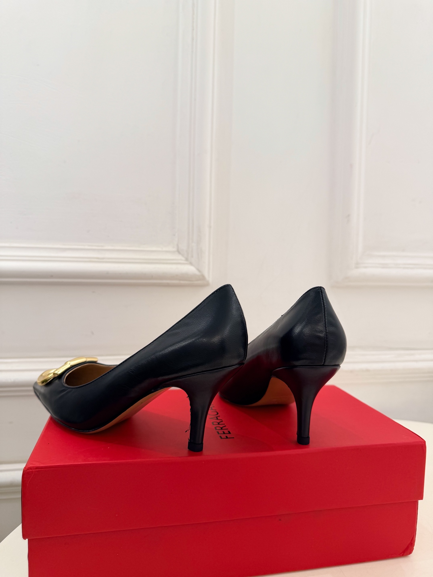 Cheap Ferragamo Loafers and Drivers For Women in 221552, $105 USD- [IB221552] - Replica Ferragamo Loafers and Drivers For Women