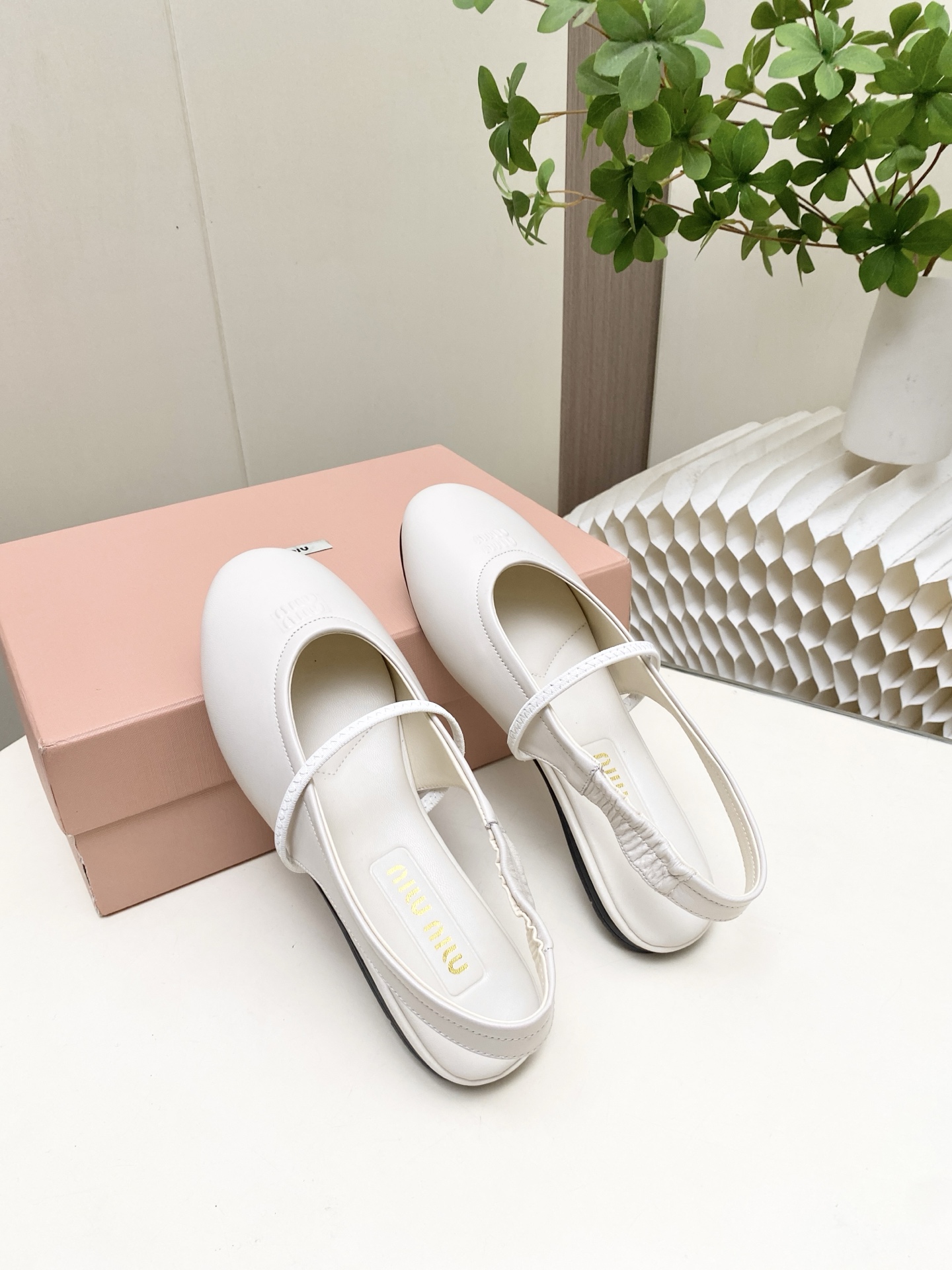 Cheap MiuMiu Sandals And Slippers For Women in 221596, $60 USD- [IB221596] - Replica MiuMiu Sandals And Slippers For Women