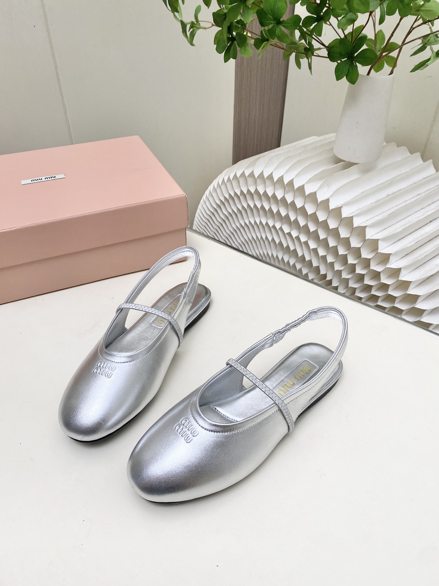 Cheap MiuMiu Sandals And Slippers For Women in 221599, $60 USD- [IB221599] - Replica MiuMiu Sandals And Slippers For Women