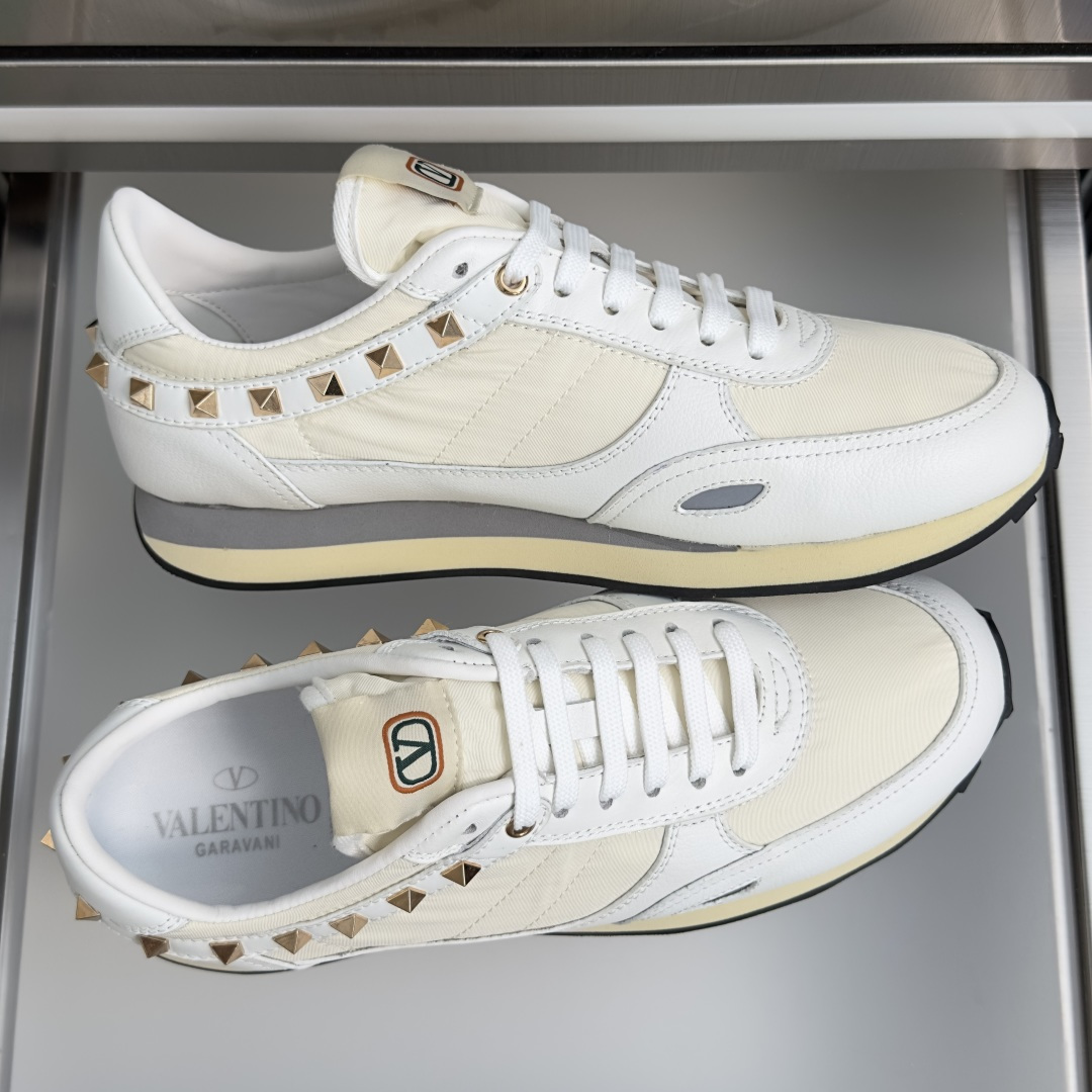 Cheap Valentino Sneakers For Women in 221609, $90 USD- [IB221609] - Replica Valentino Sneakers For Women