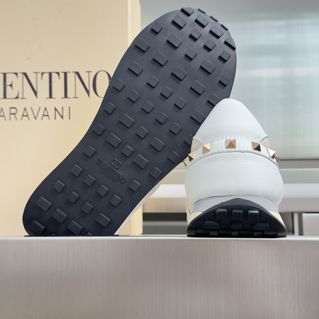 Cheap Valentino Sneakers For Women in 221609, $90 USD- [IB221609] - Replica Valentino Sneakers For Women