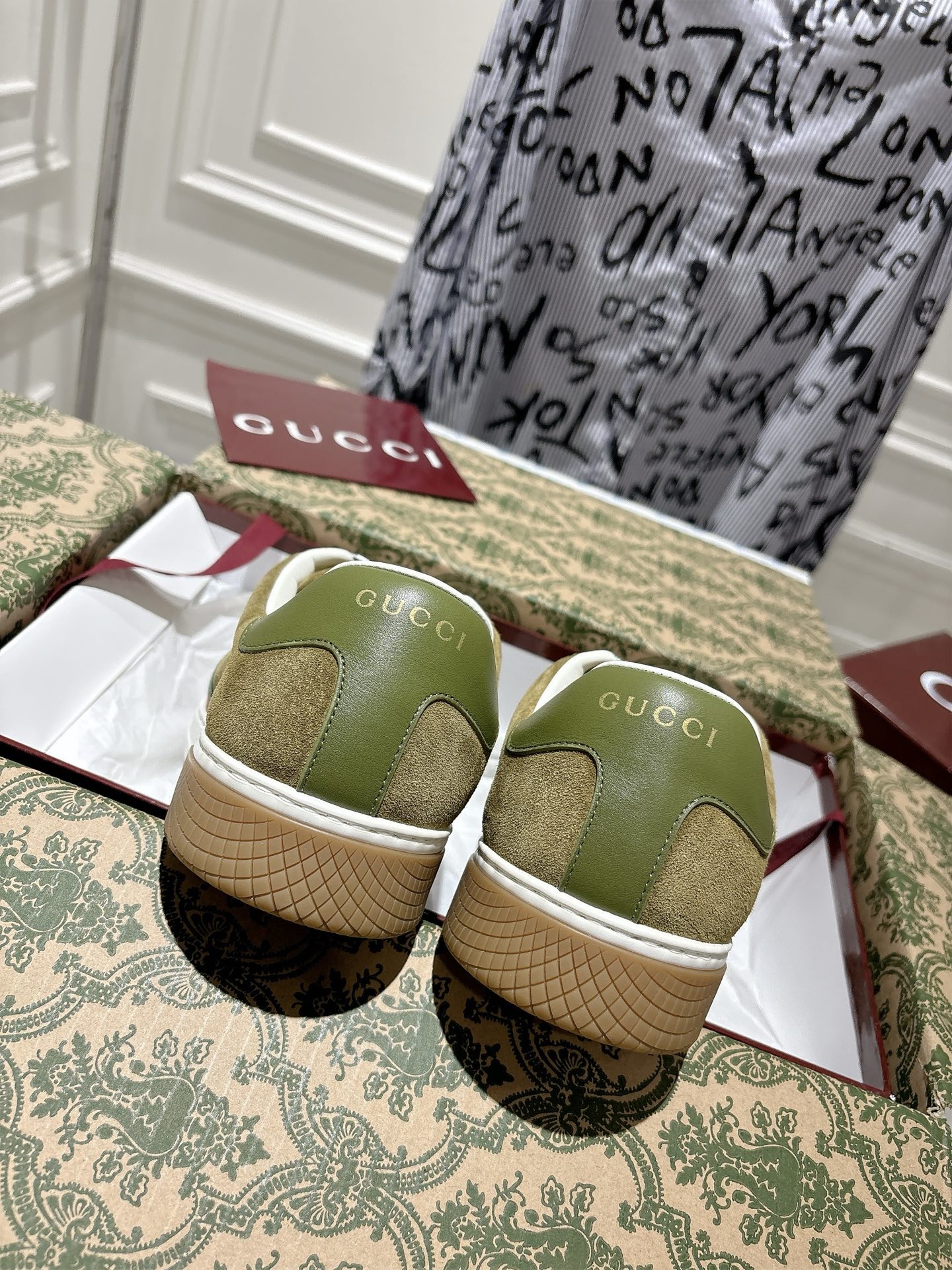 Cheap New Arrivals Gucci High quality Sneakers For Men in 221945, $105 USD- [IB221945] - Replica Gucci Sneakers For Men