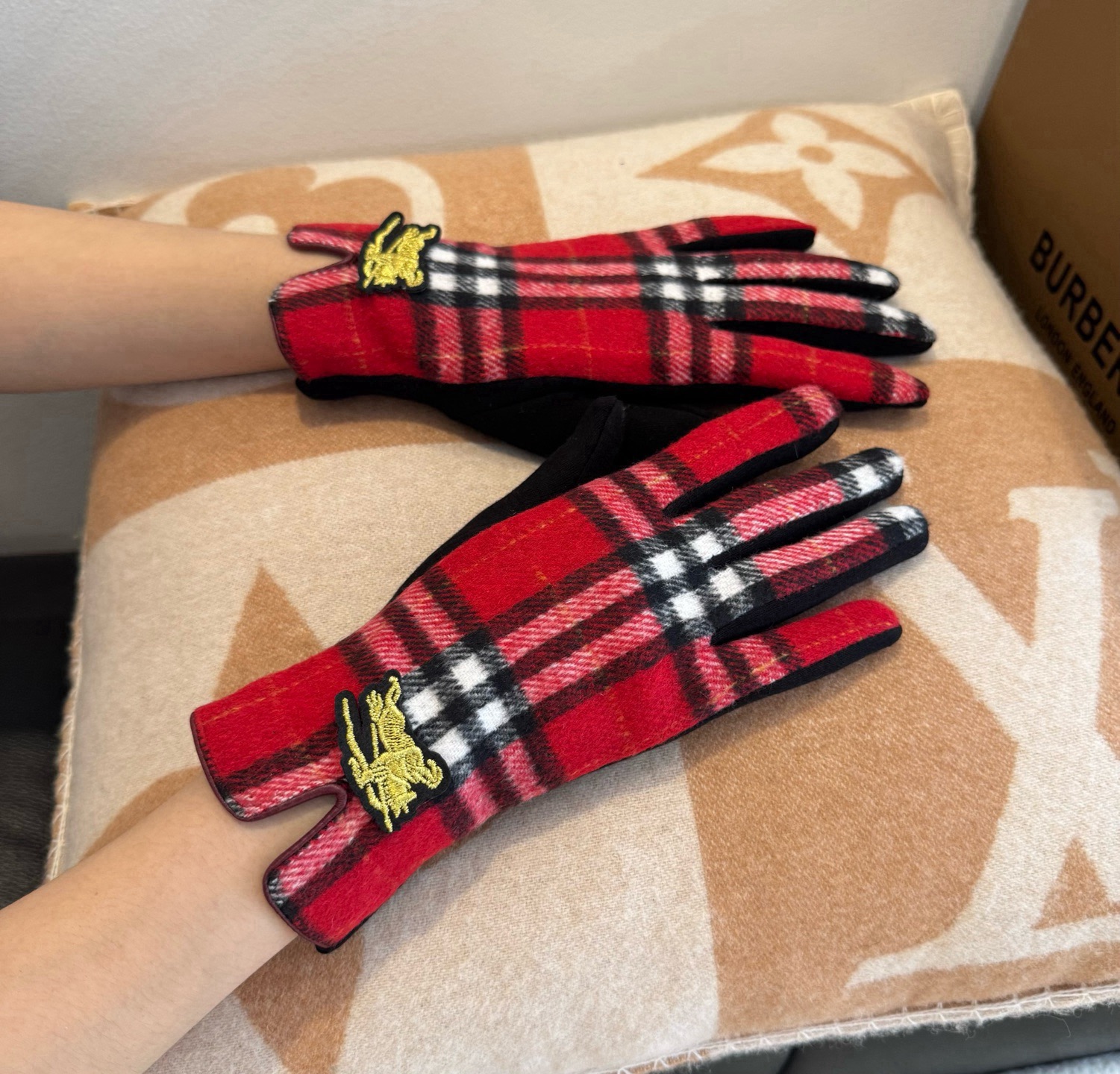 Cheap Gloves in 222253, $45 USD- [IB222253] - Replica Gloves