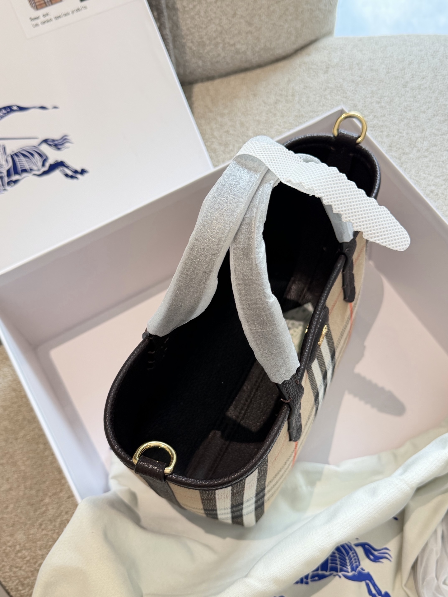Cheap Burberry Handbags in 222512, $65 USD- [IB222512] - Replica Burberry Handbags