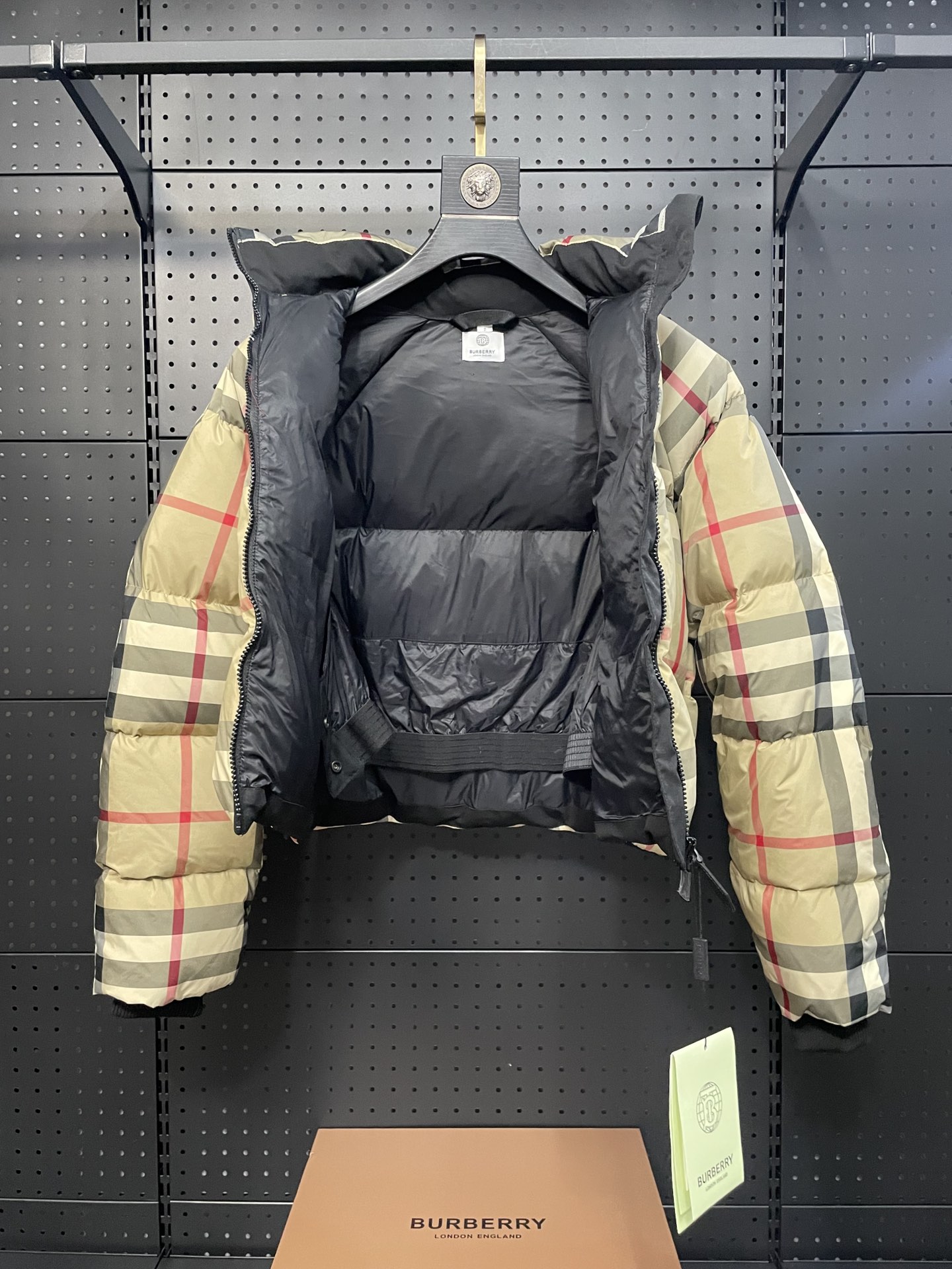 Cheap Burberry Trench Coats For Men in 222665, $150 USD- [IB222665] - Replica Burberry Trench Coats For Men