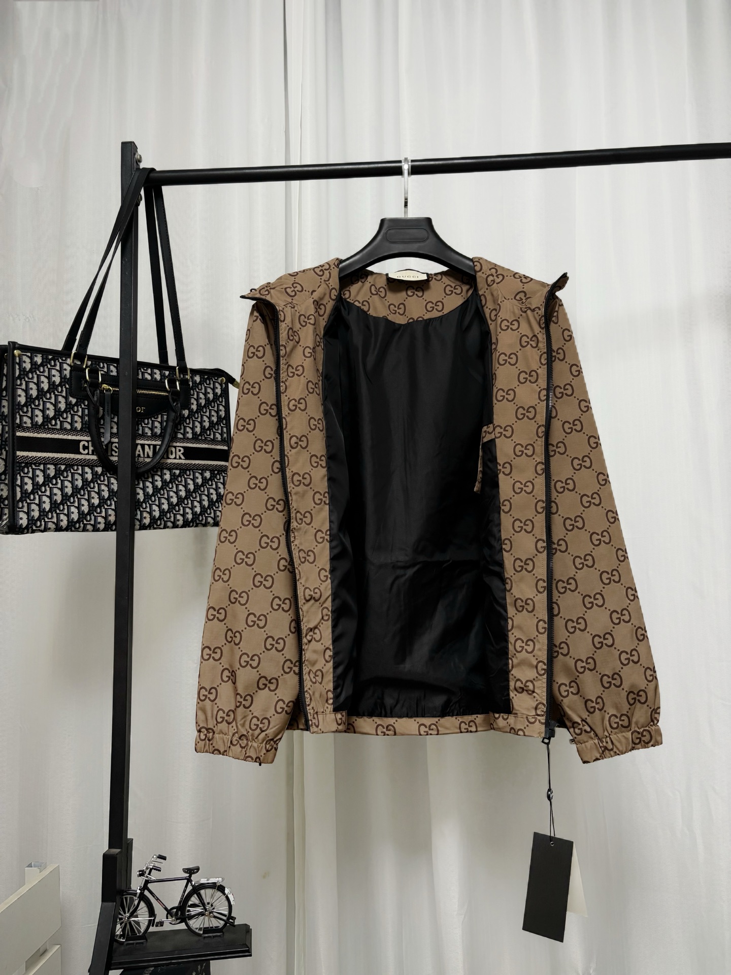 Cheap Gucci Thin Jackets For Men in 222952, $65 USD- [IB222952] - Replica Gucci Thin Jackets For Men