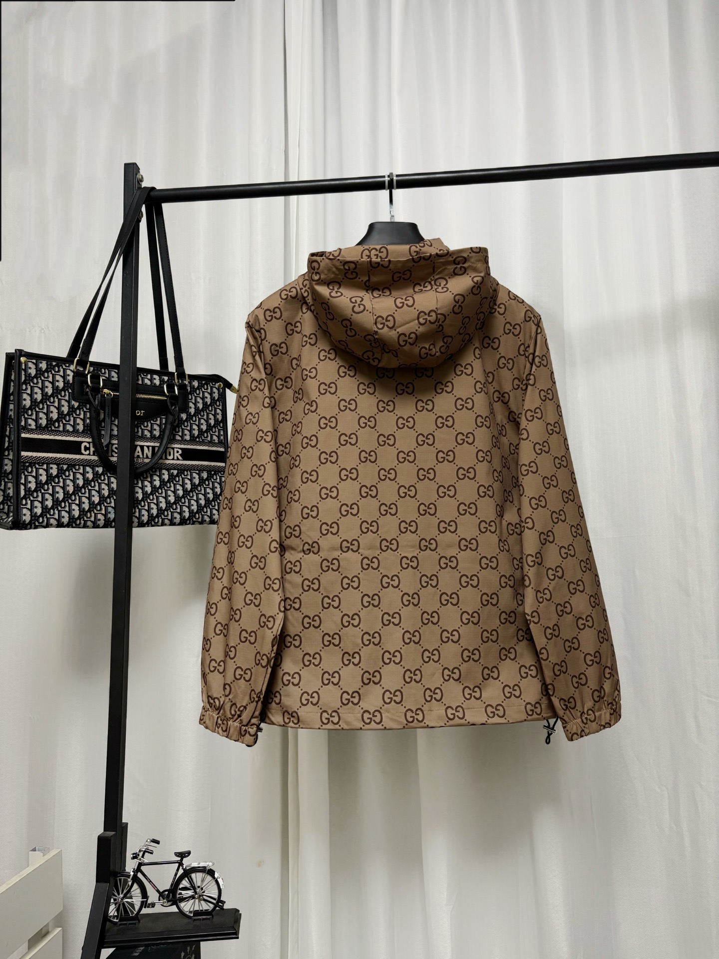Cheap Gucci Thin Jackets For Men in 222952, $65 USD- [IB222952] - Replica Gucci Thin Jackets For Men