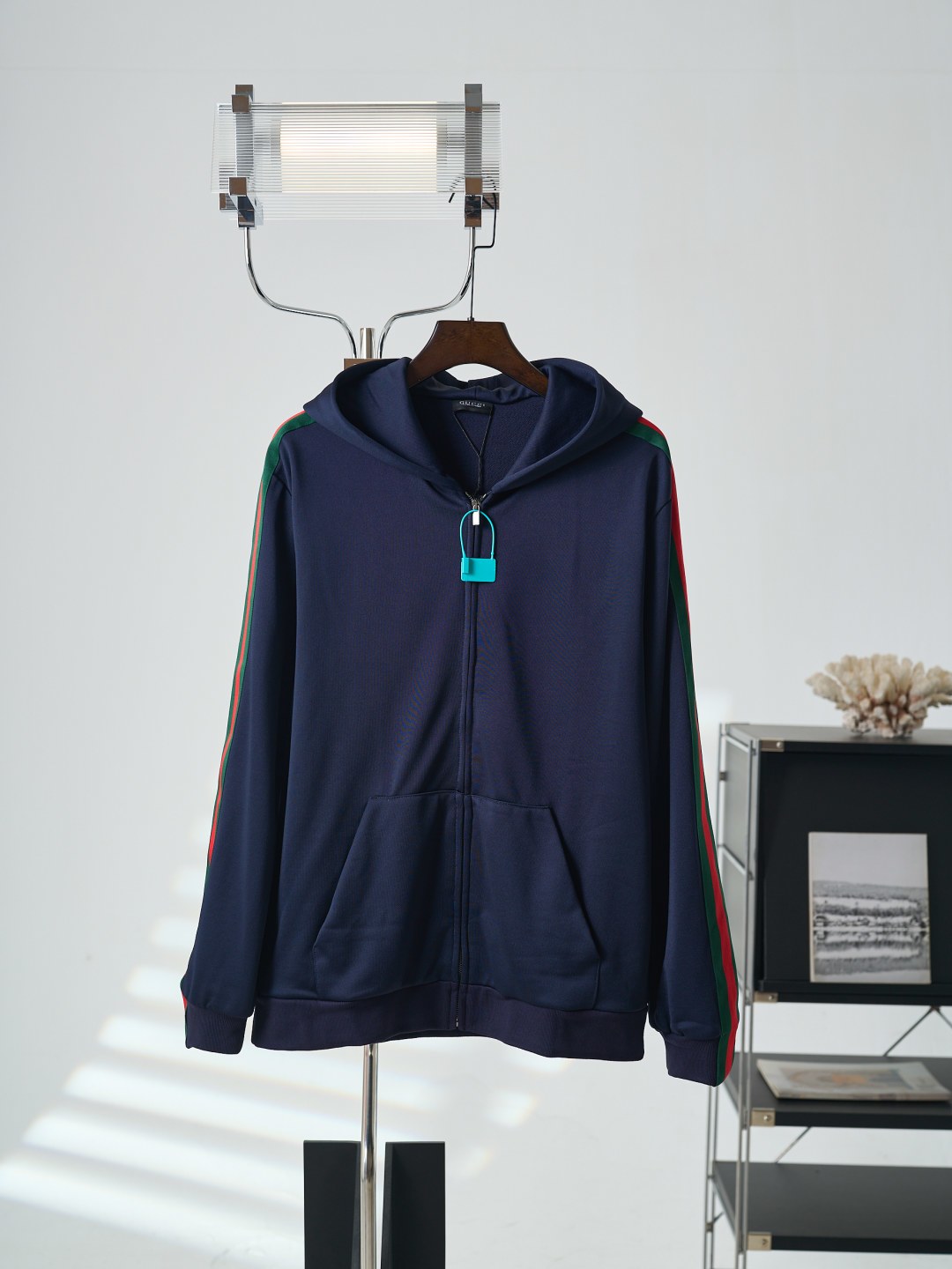 Cheap Gucci Thin Jackets For Men in 222957, $65 USD- [IB222957] - Replica Gucci Thin Jackets For Men
