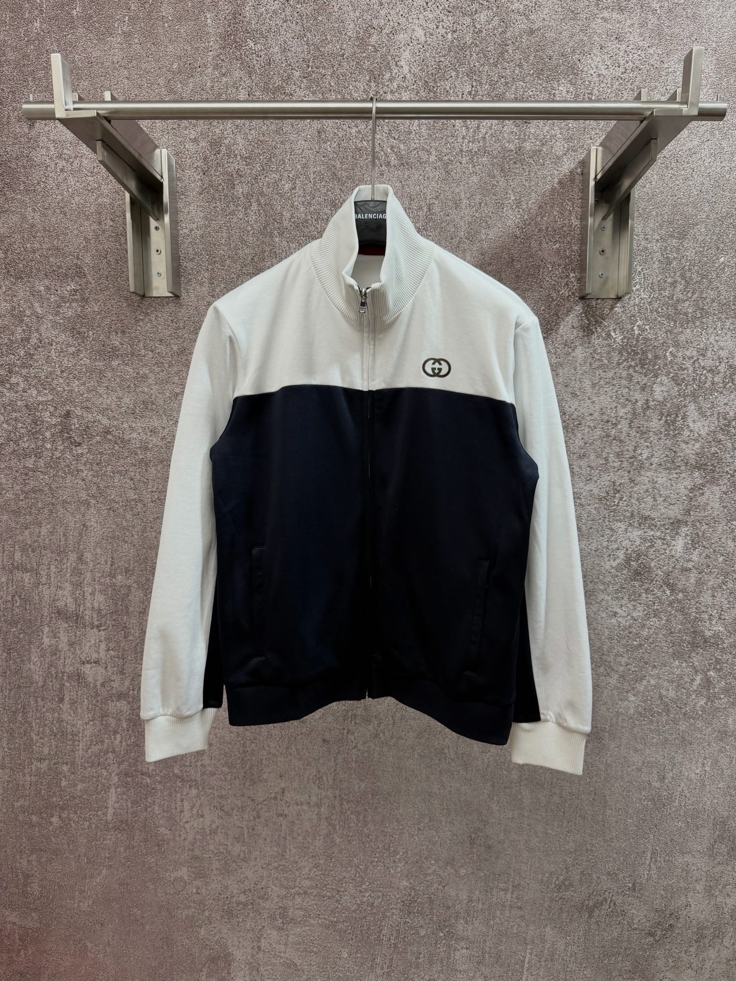 Cheap Gucci Thin Jackets For Men in 222959, $70 USD- [IB222959] - Replica Gucci Thin Jackets For Men