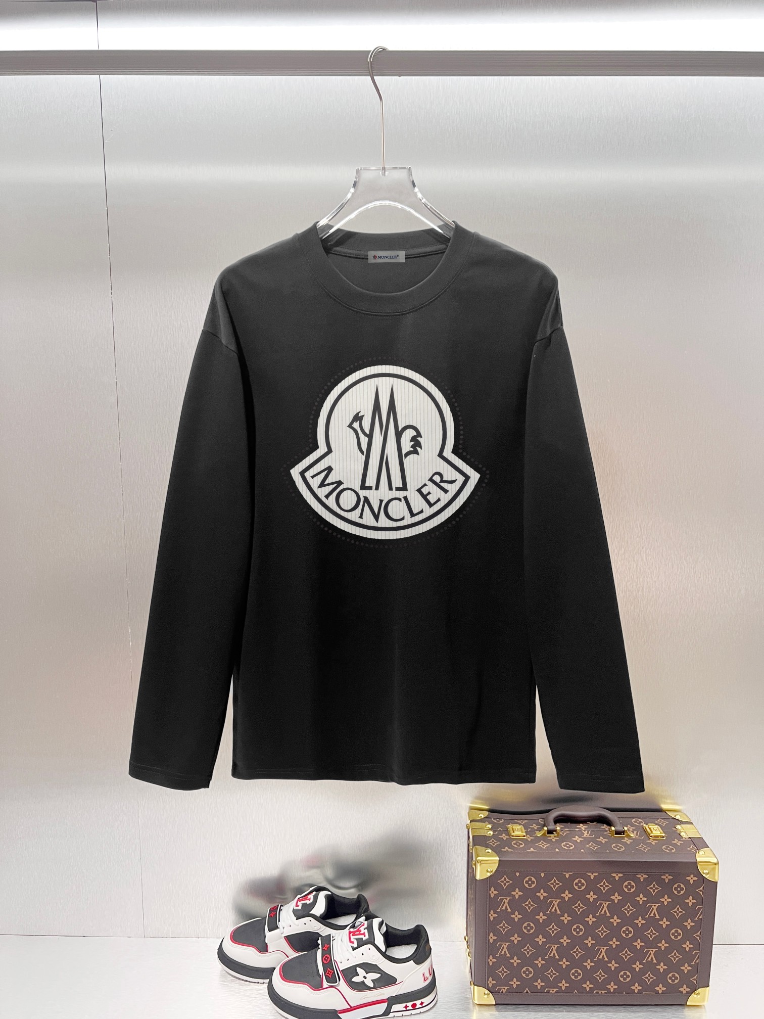 Cheap Moncler Long-Sleeved T-shirts for Men in 223282, $35 USD- [IB223282] - Replica Moncler Long-Sleeved T-shirts for Men