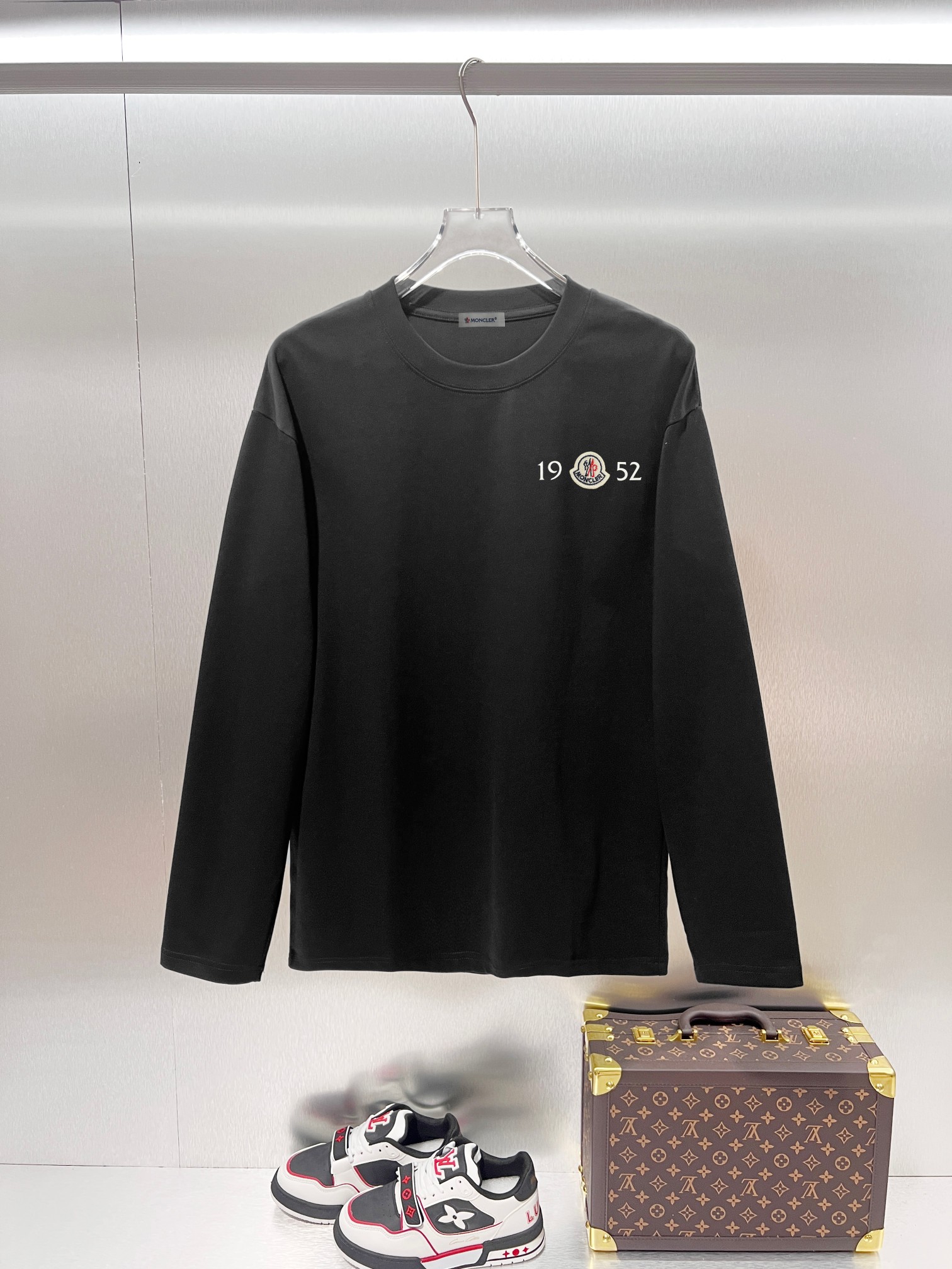 Cheap Moncler Long-Sleeved T-shirts for Men in 223286, $35 USD- [IB223286] - Replica Moncler Long-Sleeved T-shirts for Men