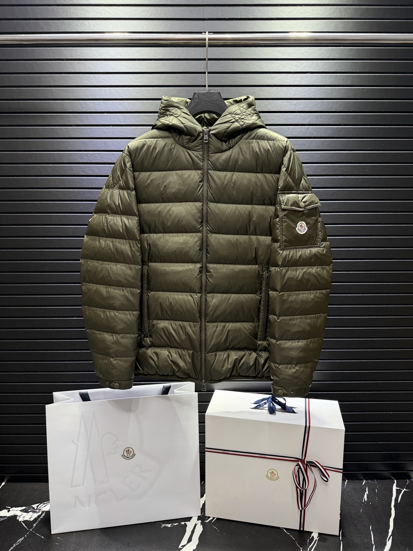 Cheap Moncle Thick Coats For Men in 223427, $165 USD- [IB223427] - Replica Moncle Thick Coats For Men