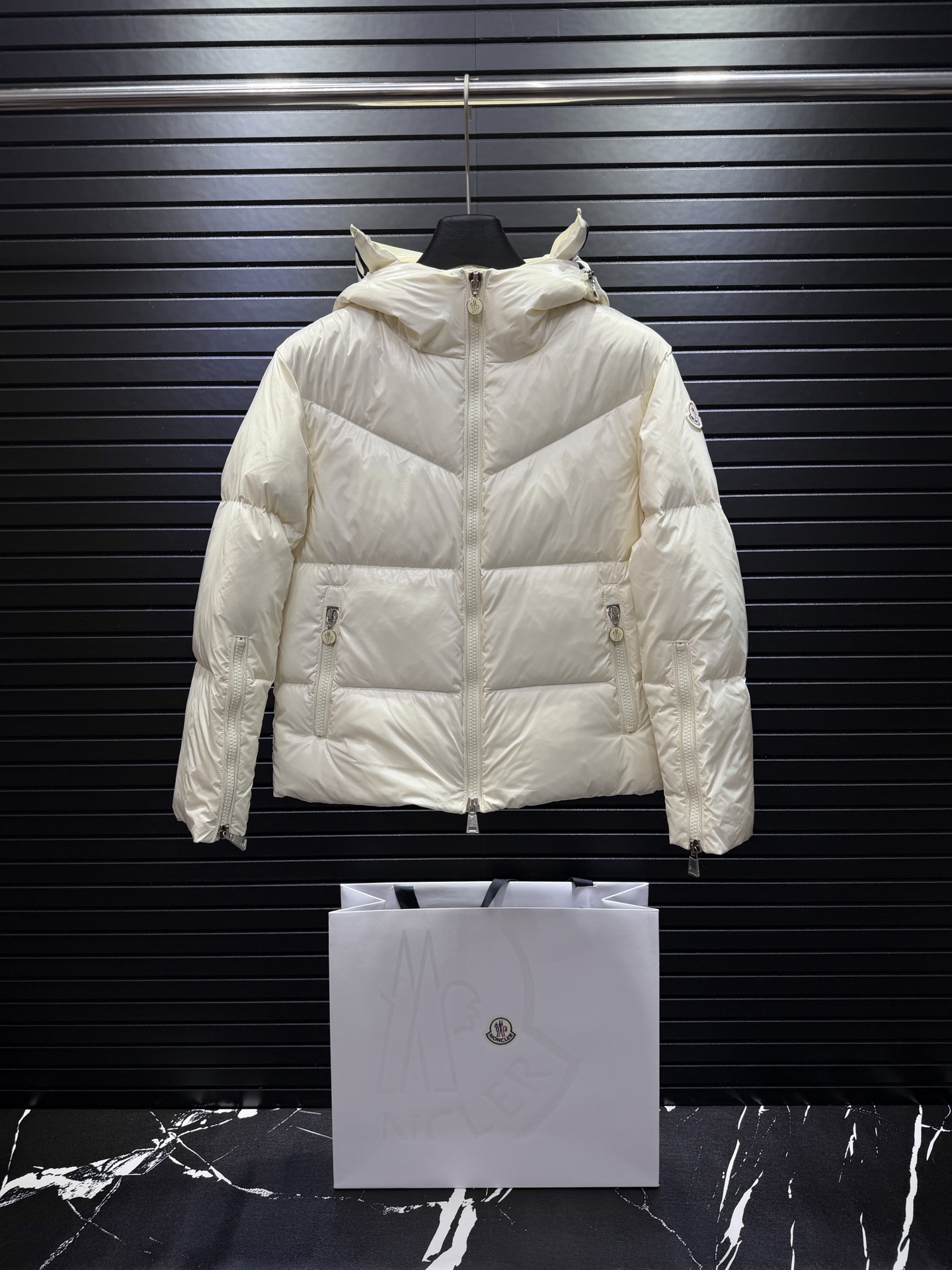 Cheap Moncle Thick Coats For Women in 223495, $150 USD- [IB223495] - Replica Moncle Thick Coats For Women