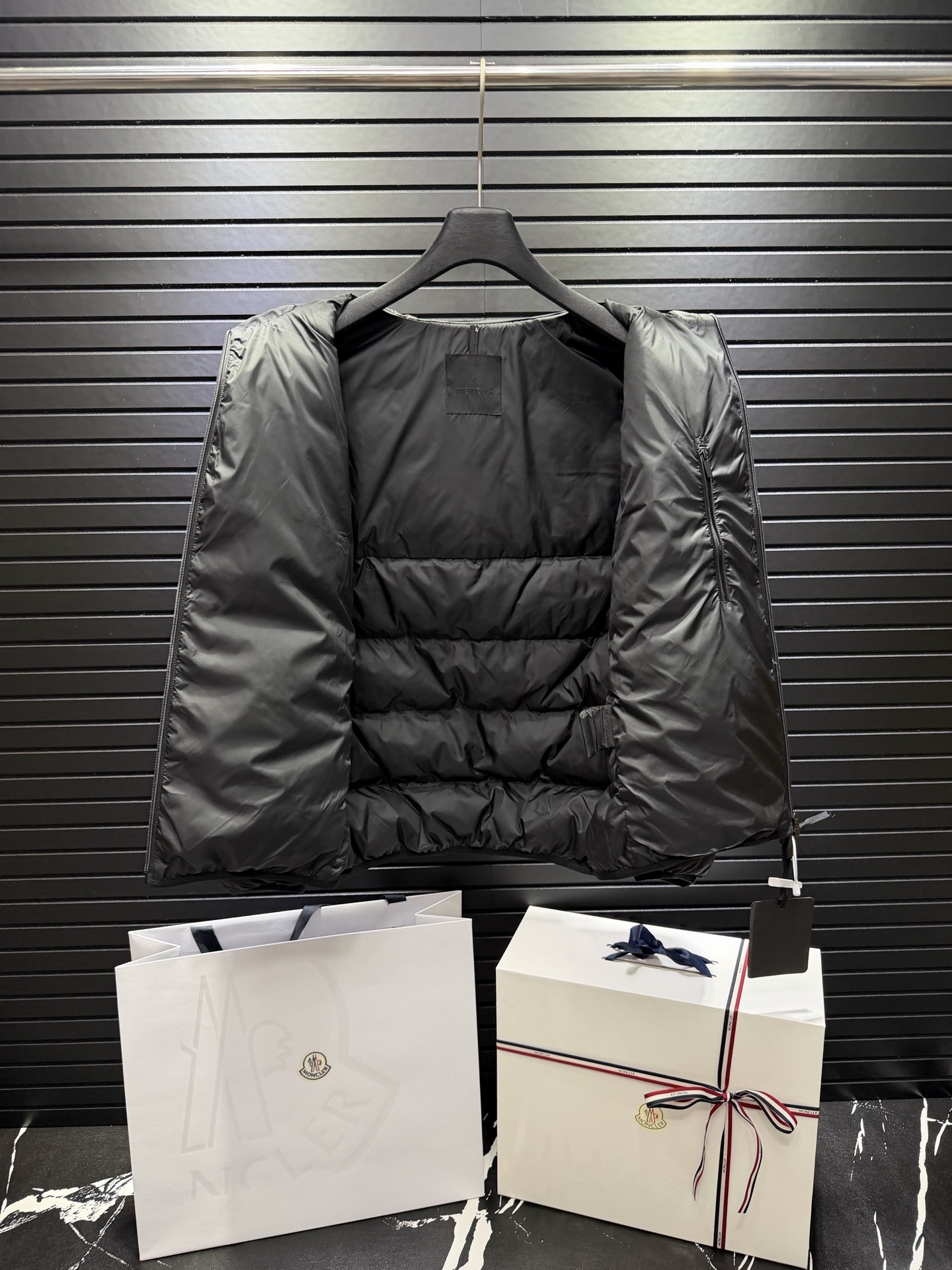 Cheap Moncle Thick Coats For Women in 223510, $200 USD- [IB223510] - Replica Moncle Thick Coats For Women