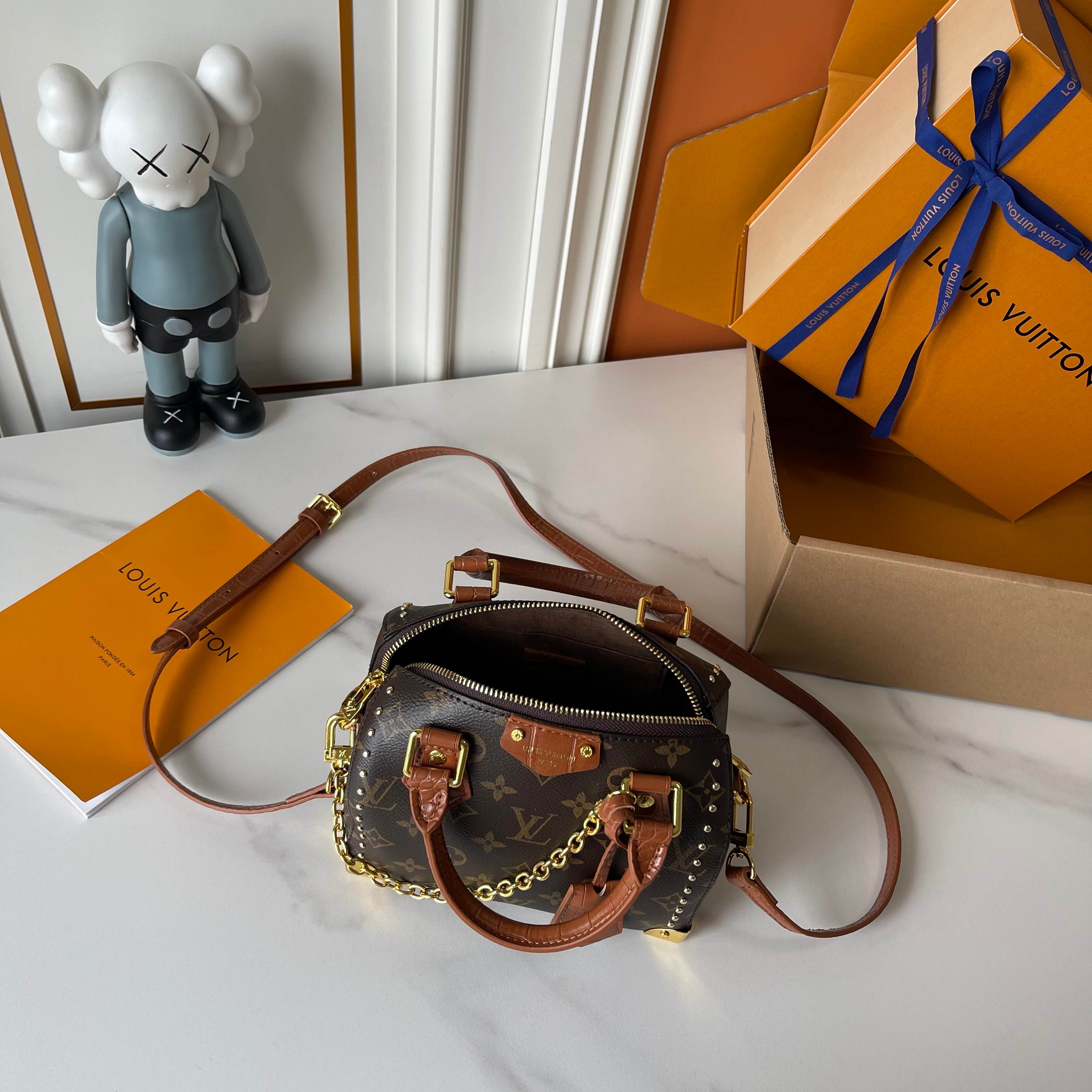 Cheap Louis Vuitton AAA Quality Handbags in 223884, $70 USD- [IB223884] - Replica Louis Vuitton AAA Quality Handbags