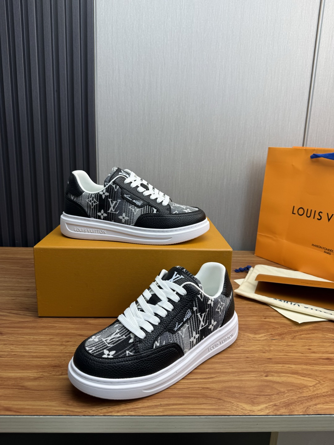 Cheap Louis Vuitton Sneakers For Men in 224670, $90 USD- [IB224670] - Replica Louis Vuitton Sneakers For Men