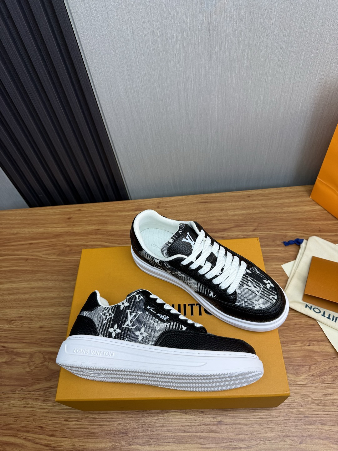 Cheap Louis Vuitton Sneakers For Men in 224670, $90 USD- [IB224670] - Replica Louis Vuitton Sneakers For Men