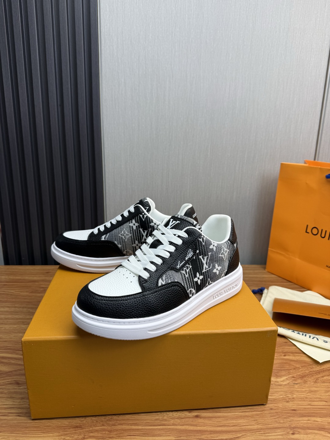 Cheap Louis Vuitton Sneakers For Men in 224671, $90 USD- [IB224671] - Replica Louis Vuitton Sneakers For Men